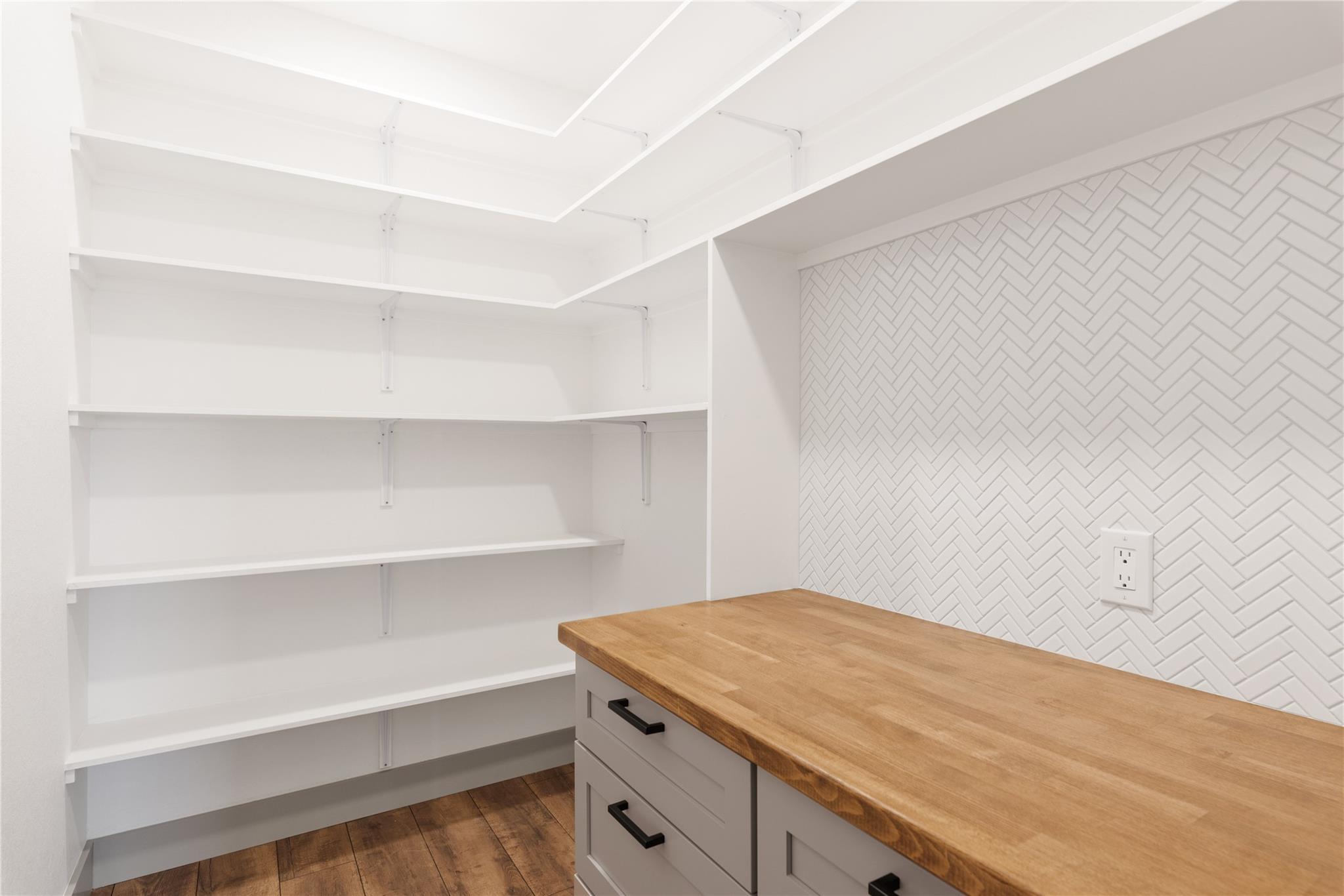 Image 20 of 36 For 204 Avenue J