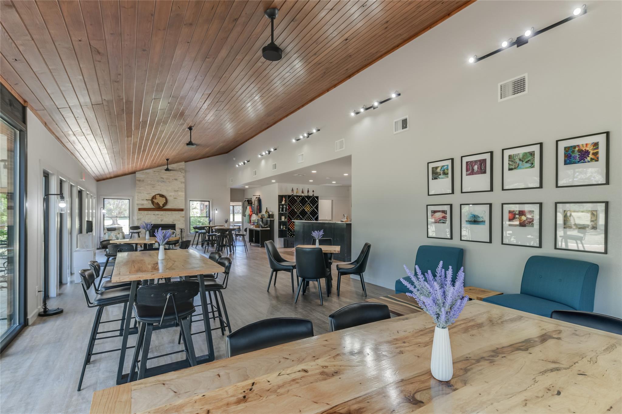 Image 9 of 40 For 683 Ranch Road 1320