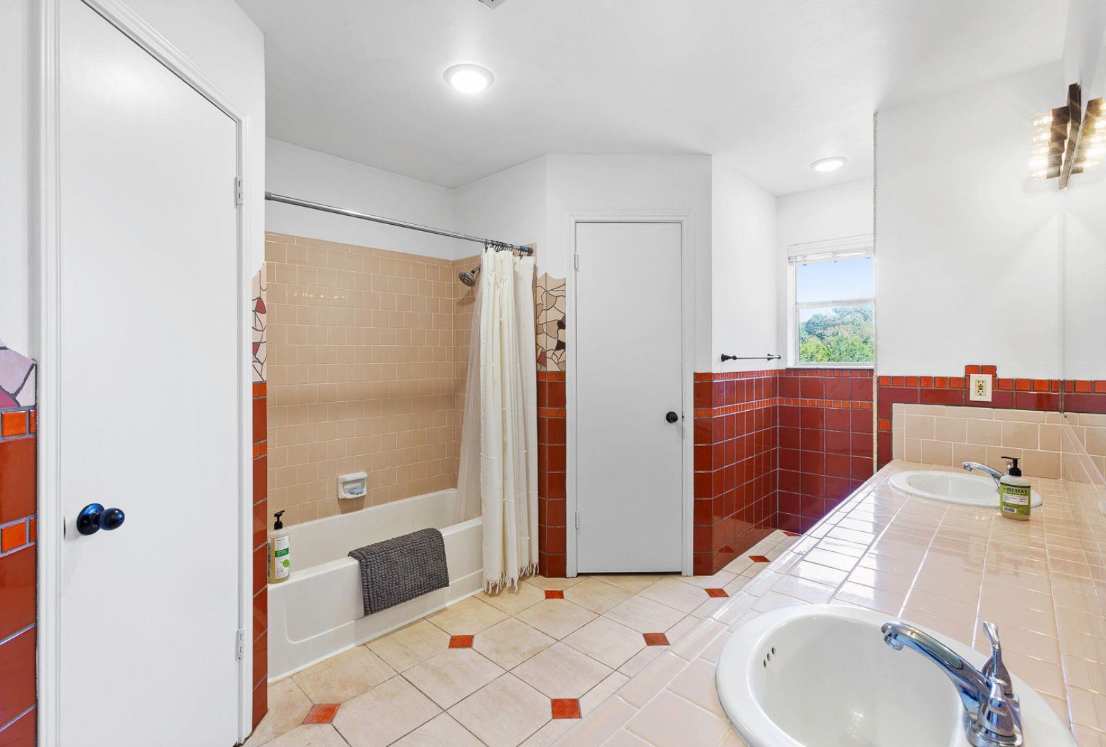 Image 12 of 33 For 197 Little River Ln