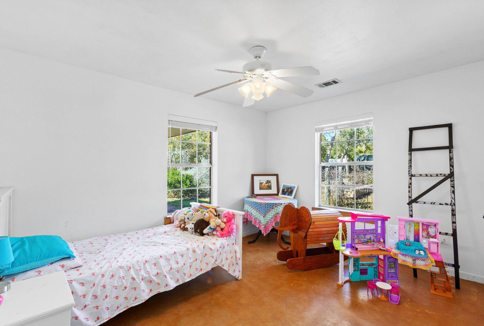 Image 14 of 33 For 197 Little River Ln