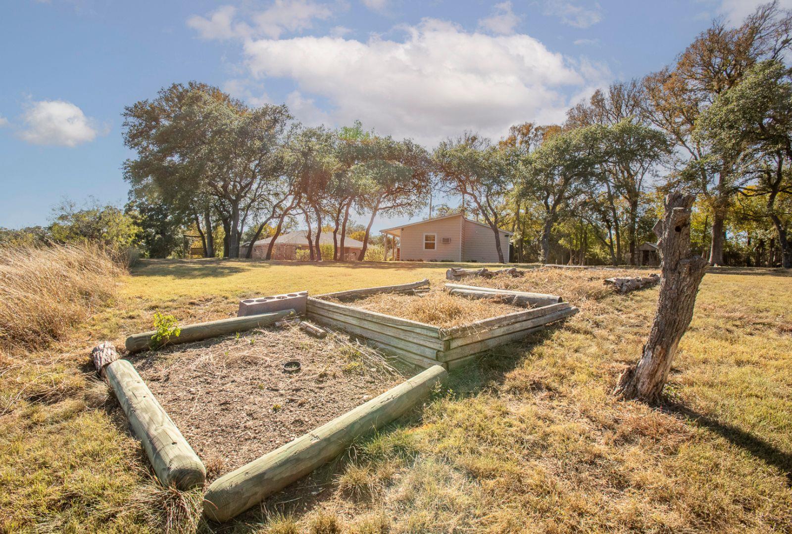 Image 20 of 33 For 197 Little River Ln