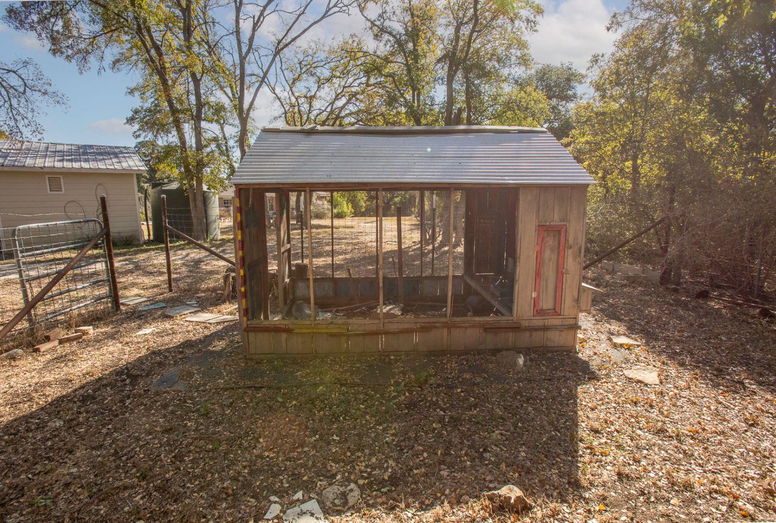 Image 21 of 33 For 197 Little River Ln