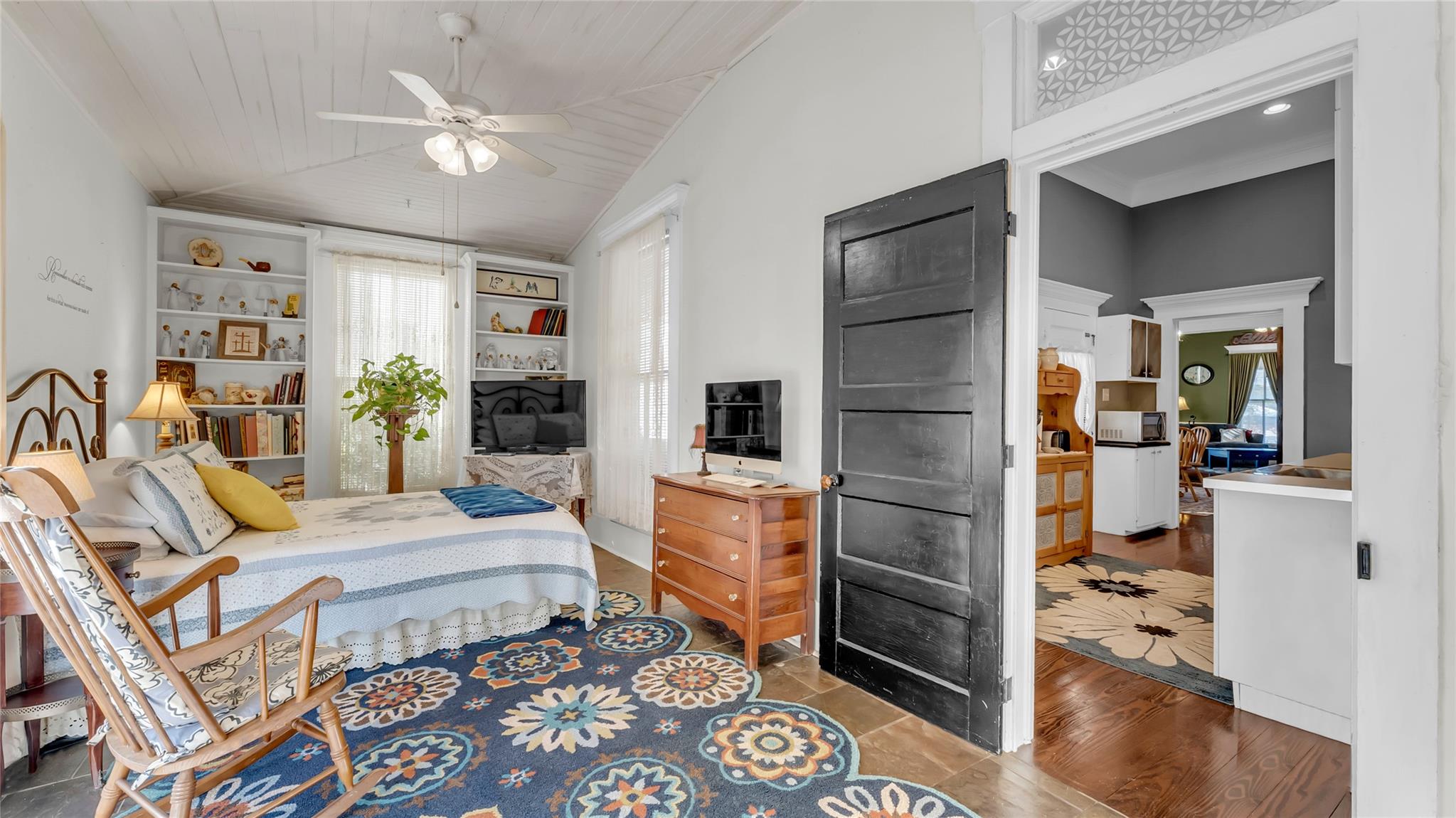 Image 11 of 34 For 309 Boundary St