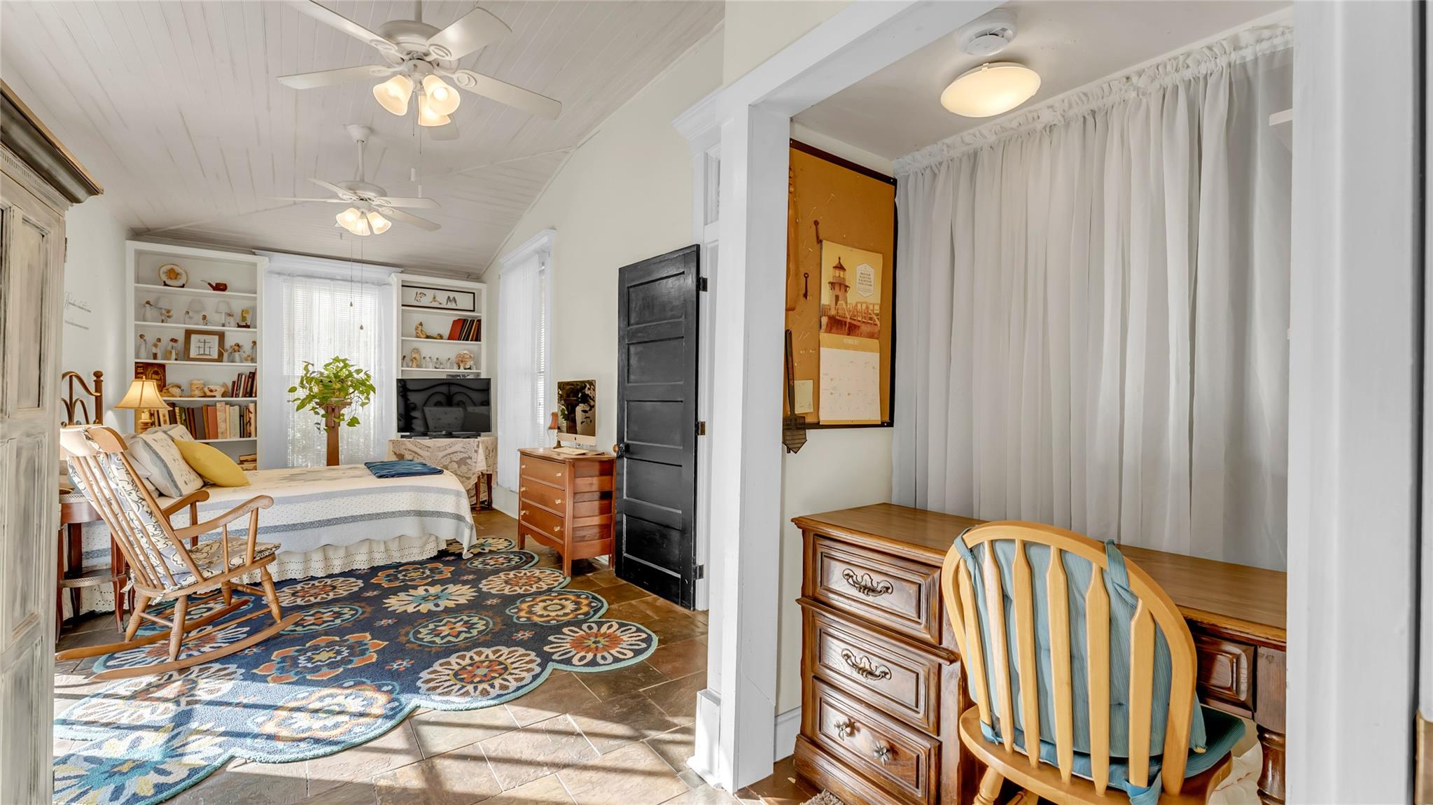 Image 12 of 34 For 309 Boundary St