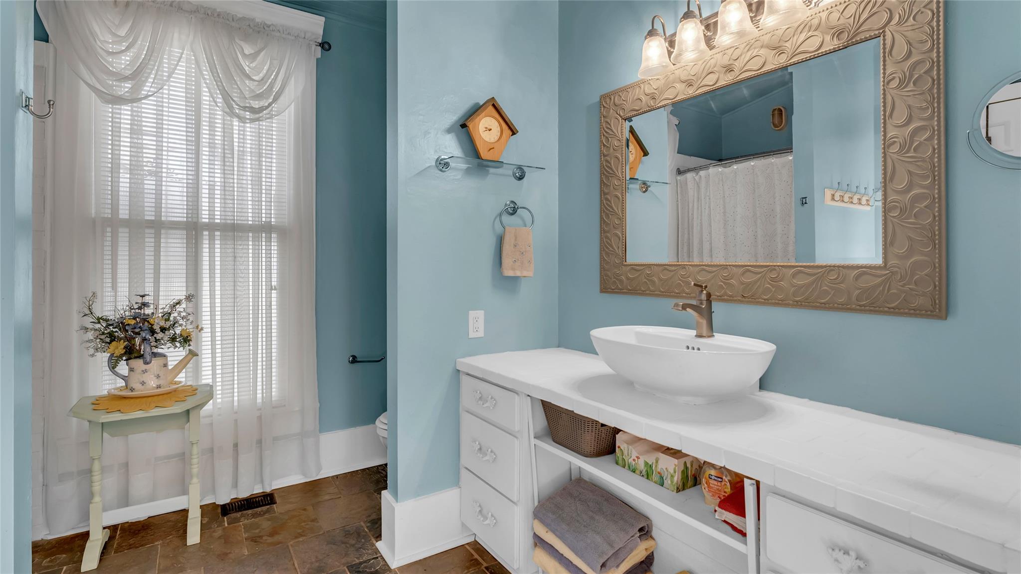 Image 13 of 34 For 309 Boundary St