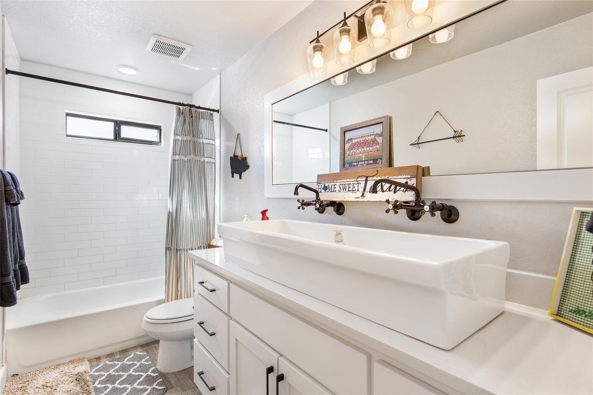 Image 20 of 39 For 164 Lake On Flat Creek Dr