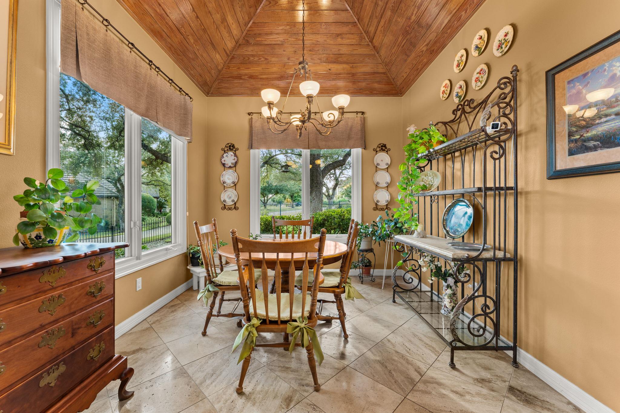 Image 13 of 32 For 201 Bella Cima Dr