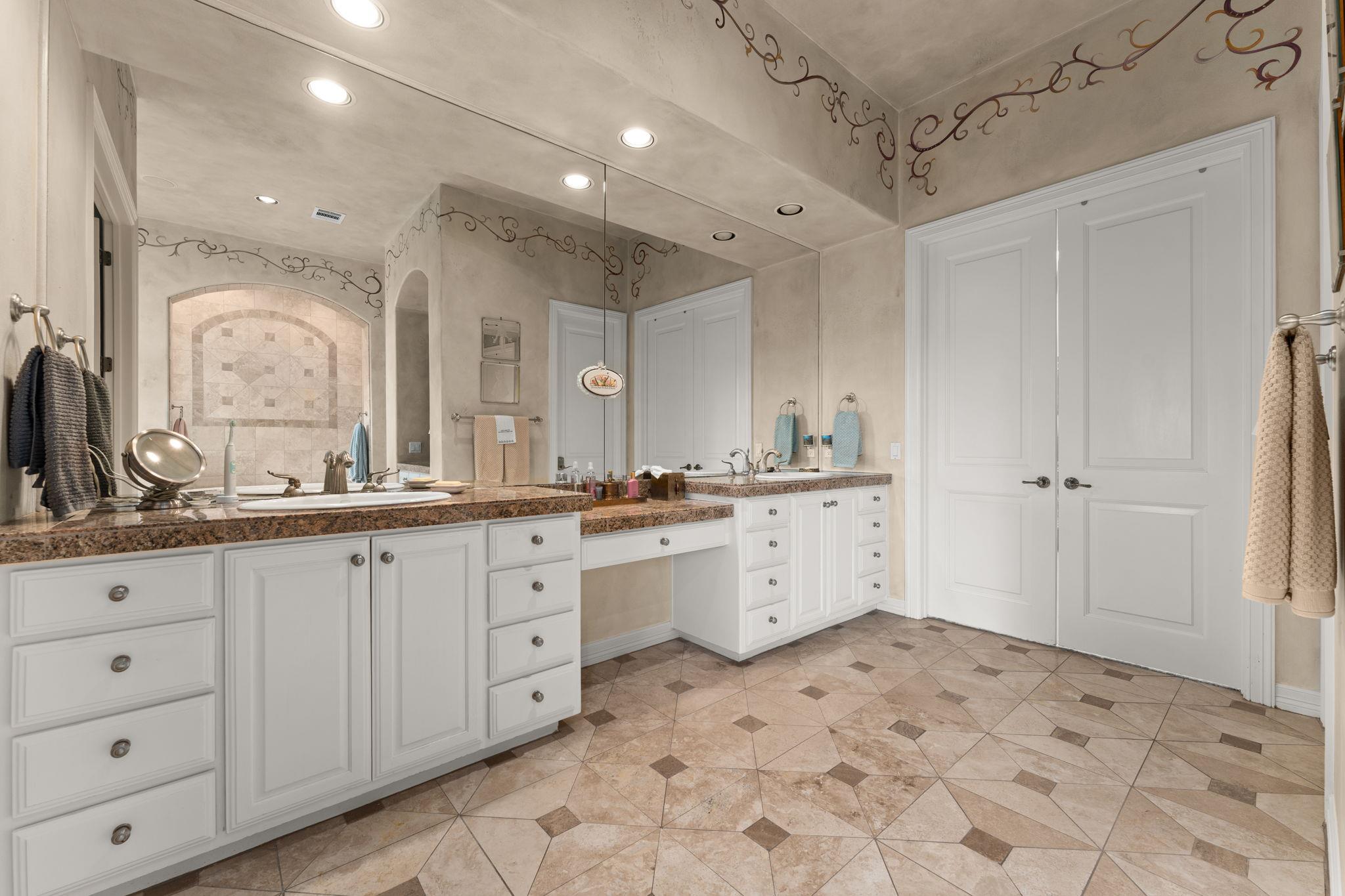 Image 15 of 32 For 201 Bella Cima Dr