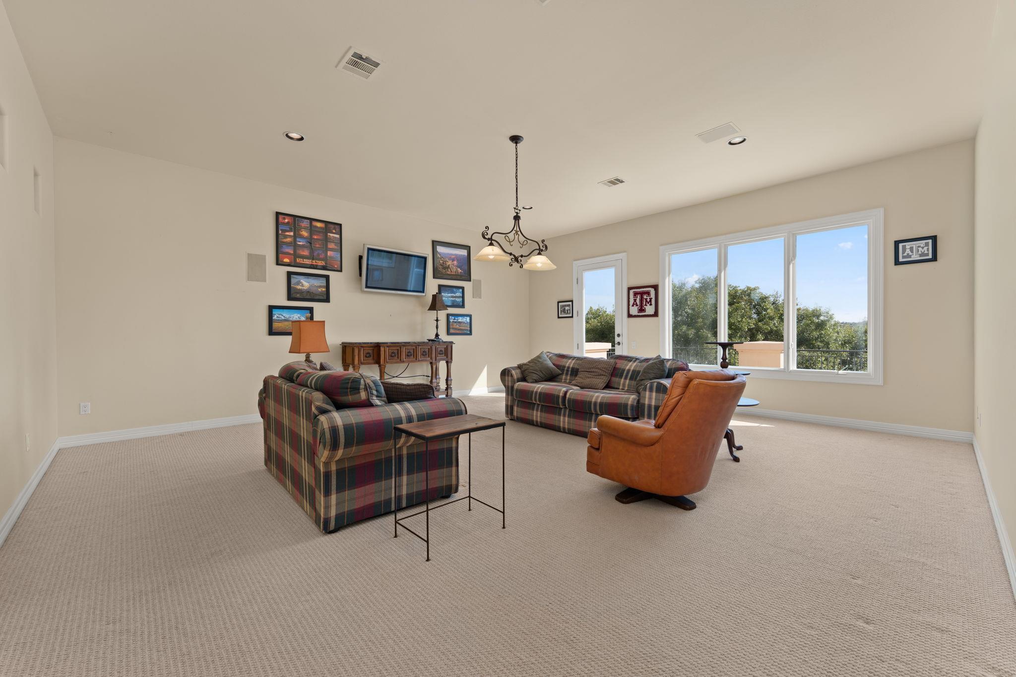 Image 18 of 32 For 201 Bella Cima Dr