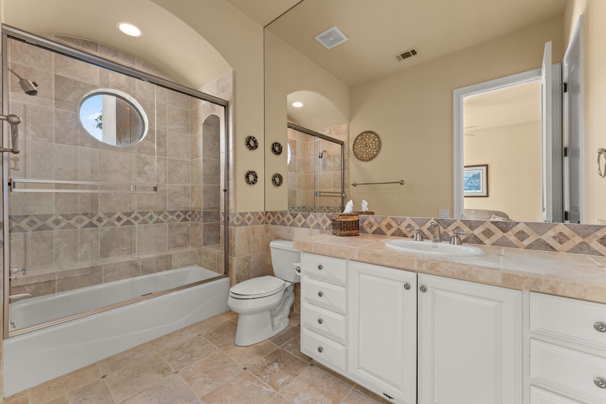 Image 20 of 32 For 201 Bella Cima Dr