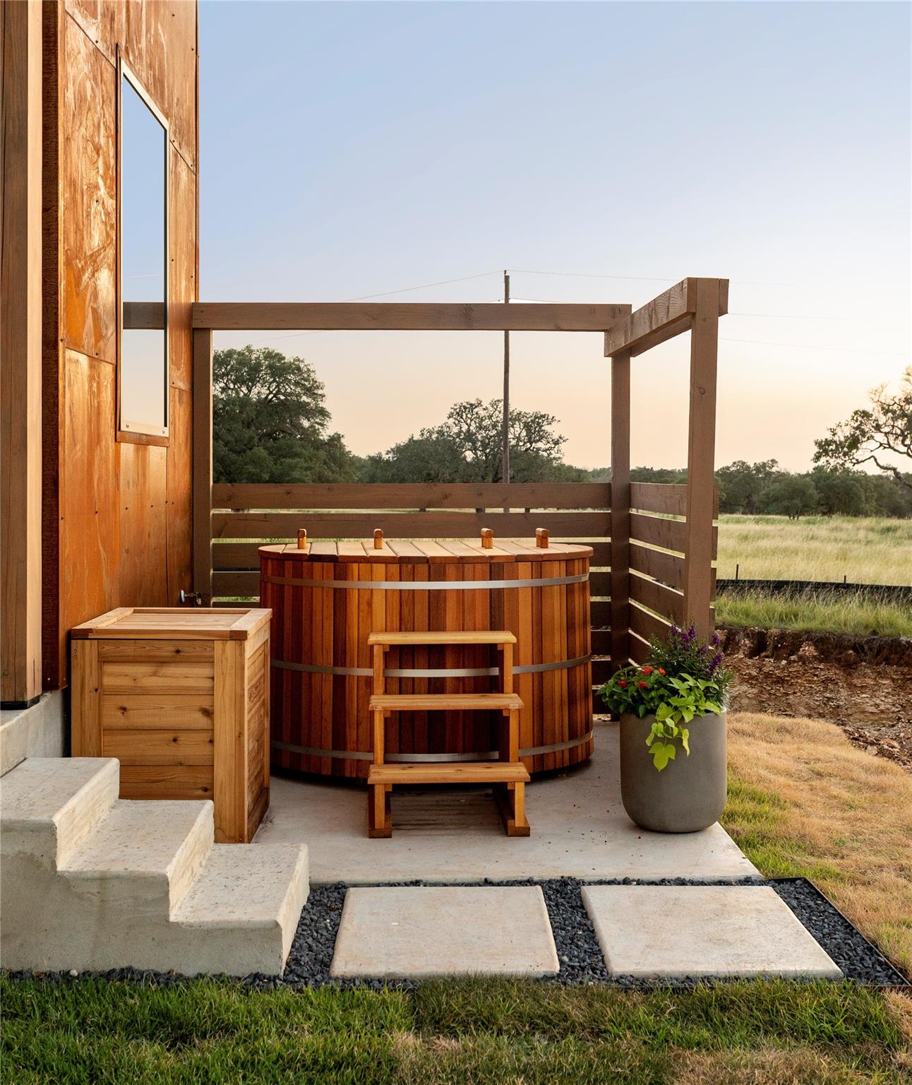 Image 26 of 40 For 9361 Us Highway 290  Bluebonnet