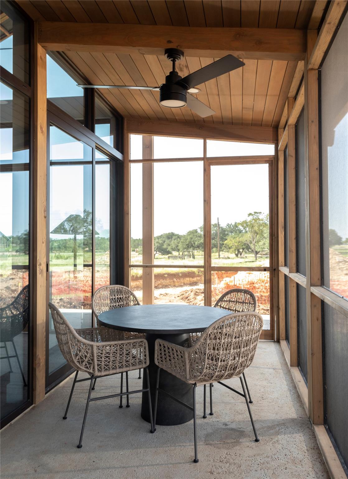 Image 6 of 40 For 9361 Us Highway 290  Bluebonnet