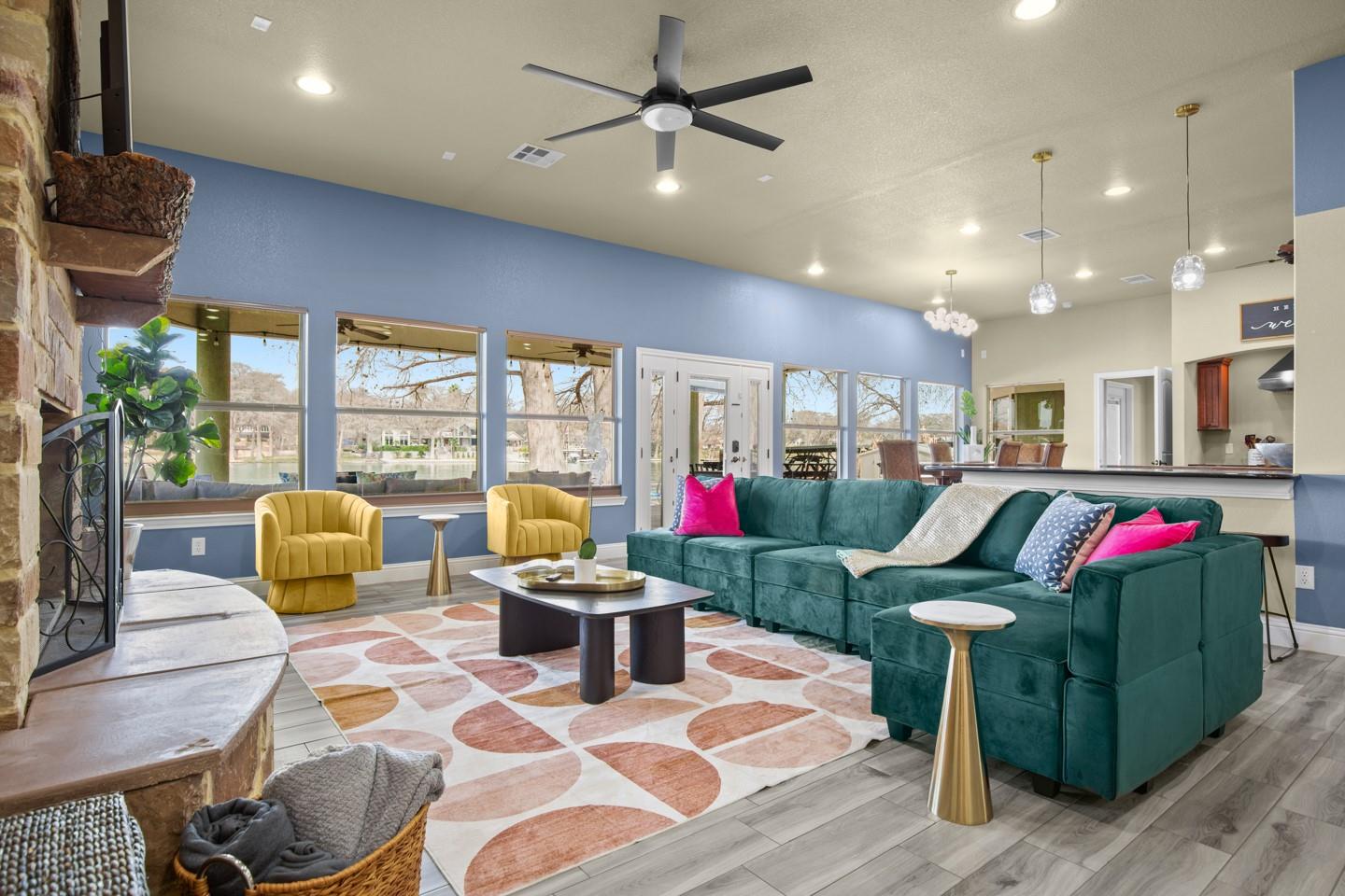 Image 3 of 40 For 1317 Zipp Rd