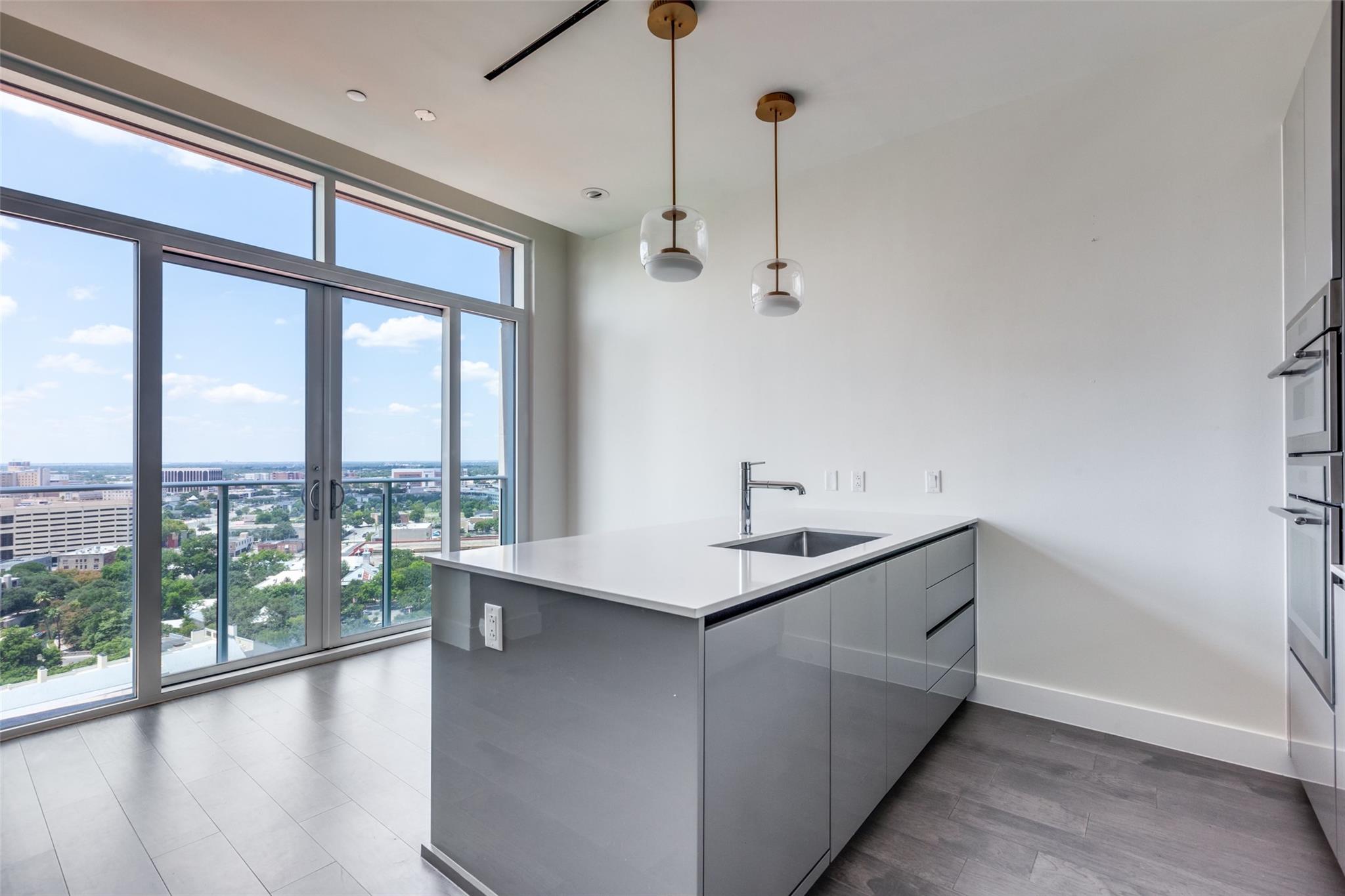 Image 4 of 12 For 123 Lexington Ave 1408