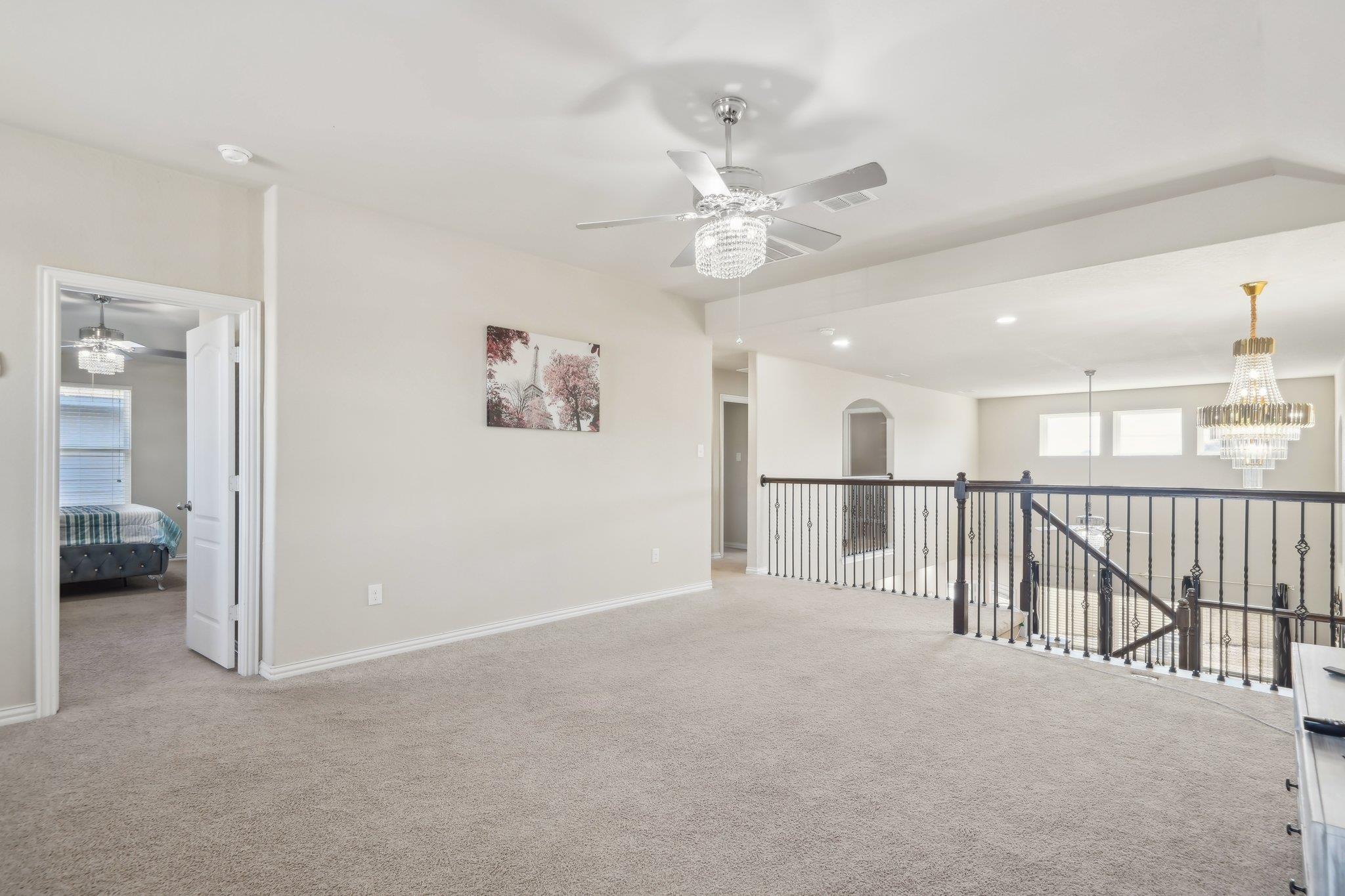 Image 18 of 39 For 12946 Cedarcreek Trl