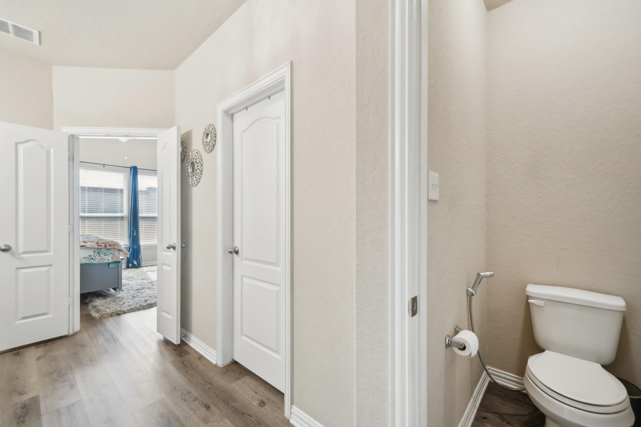 Image 27 of 39 For 12946 Cedarcreek Trl