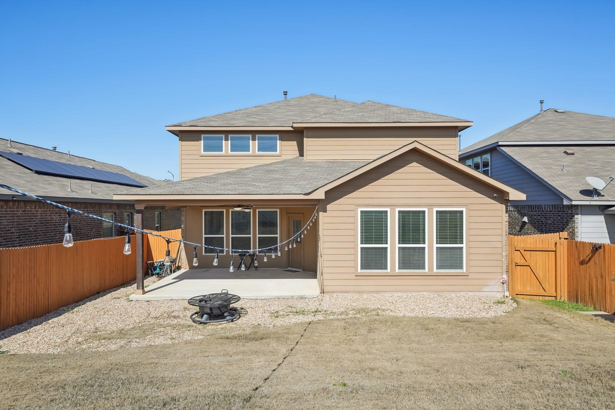 Image 33 of 39 For 12946 Cedarcreek Trl