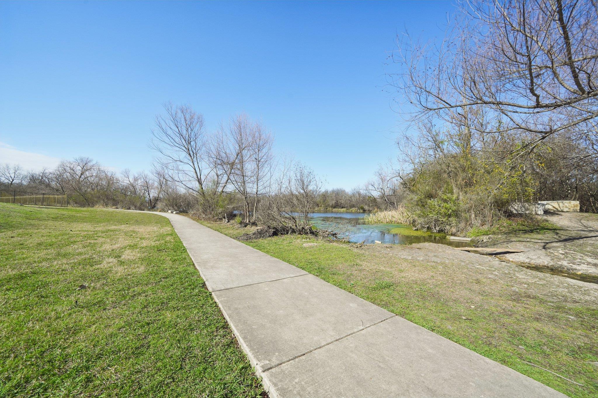 Image 37 of 39 For 12946 Cedarcreek Trl
