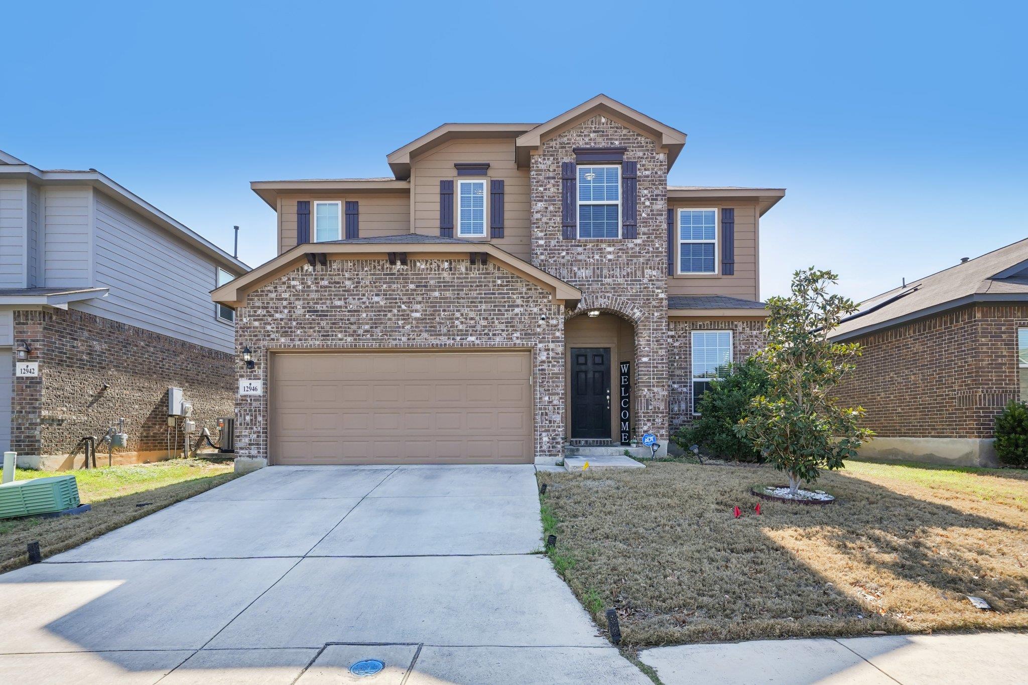 Image 4 of 39 For 12946 Cedarcreek Trl