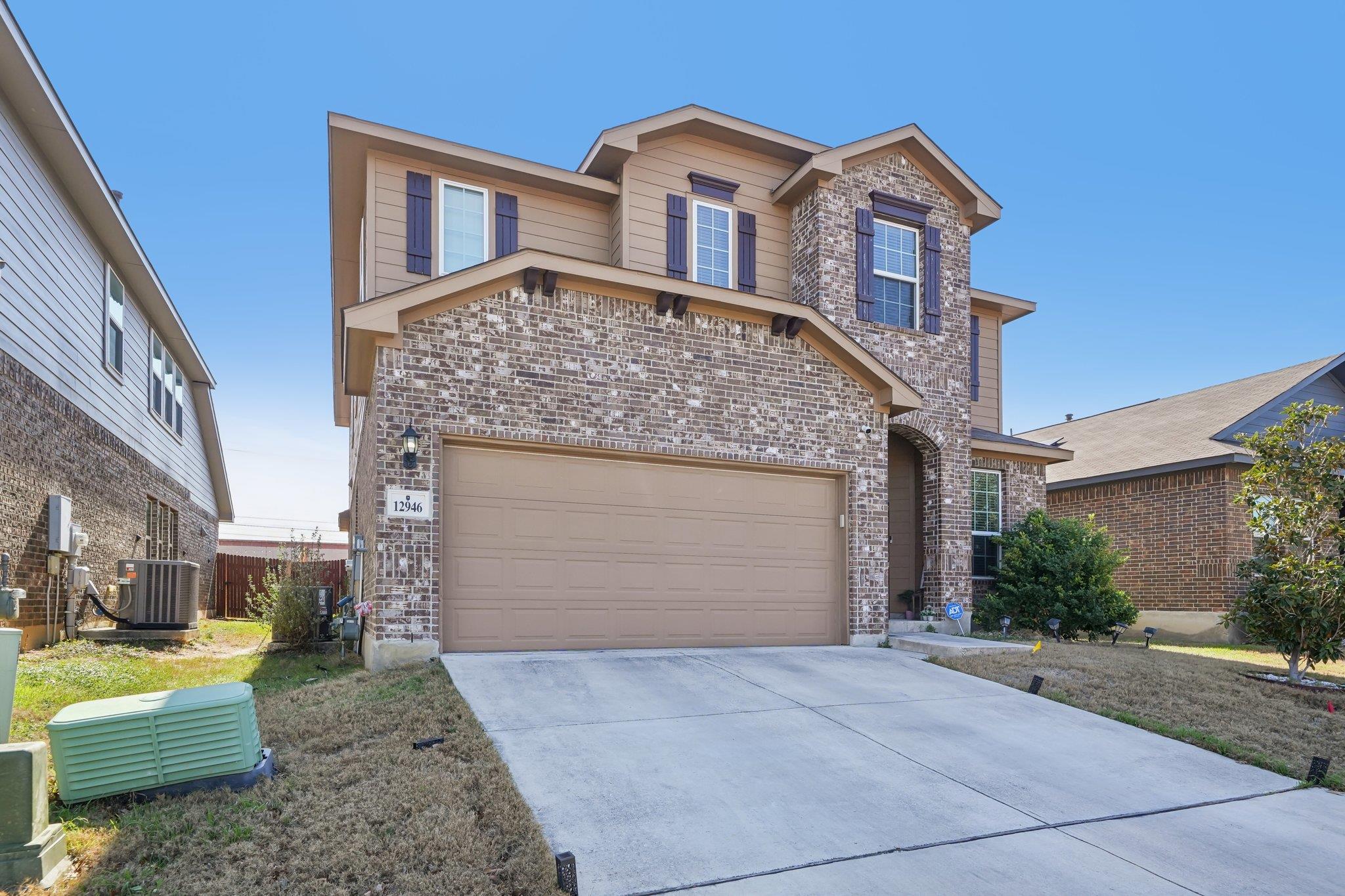 Image 6 of 39 For 12946 Cedarcreek Trl