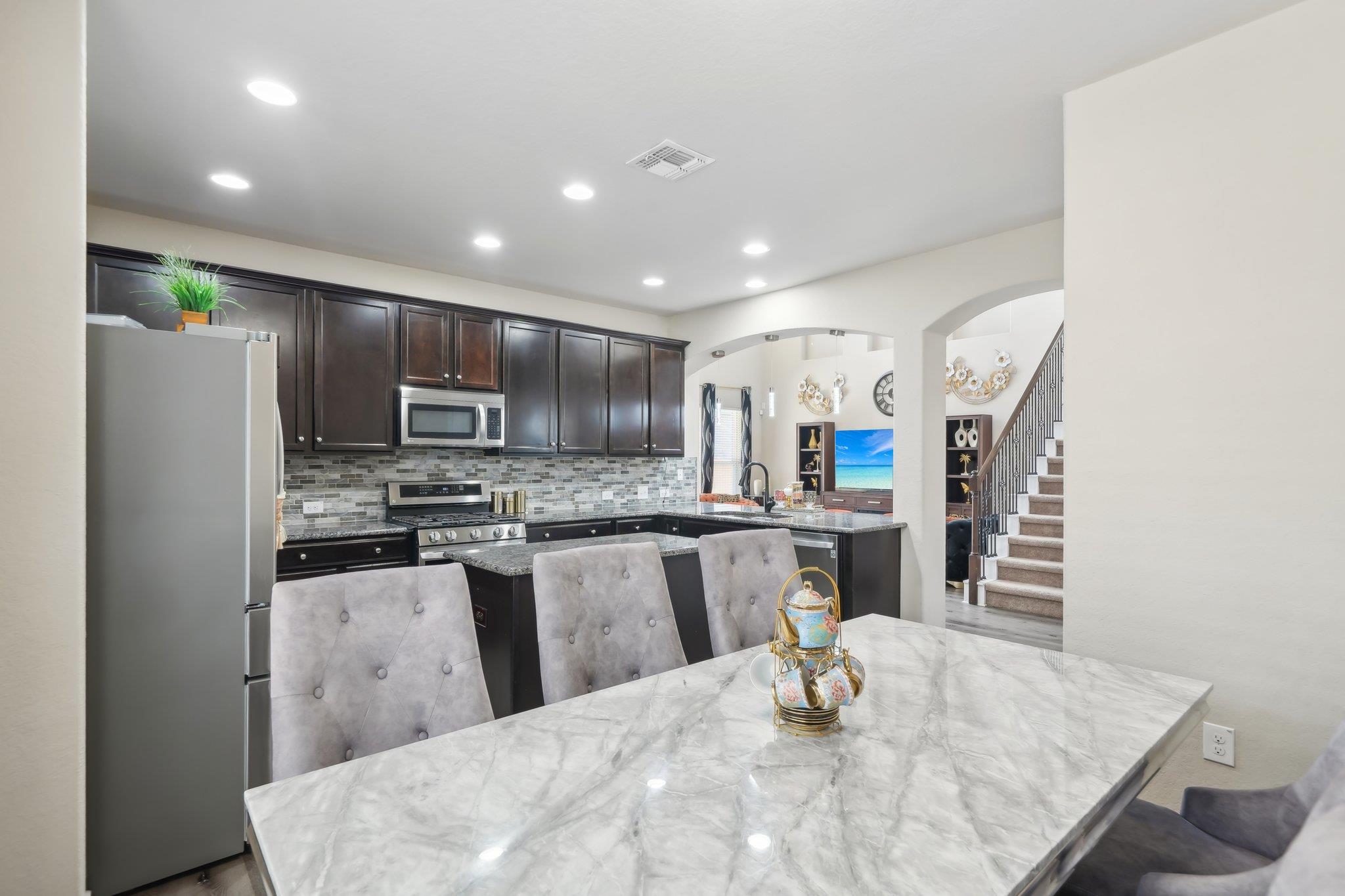 Image 9 of 39 For 12946 Cedarcreek Trl