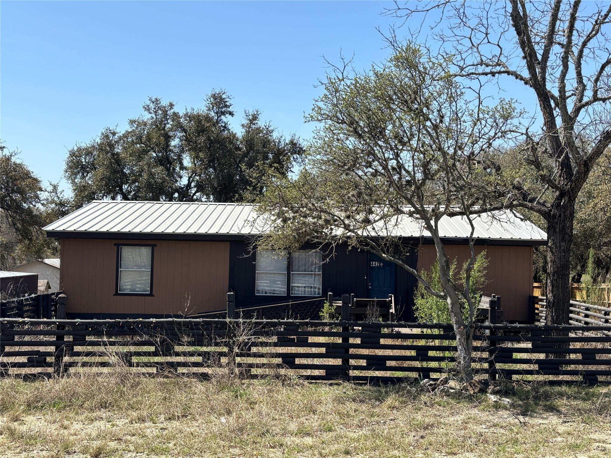 Details for 442 Buckhorn Dr, Canyon Lake, TX 78133
