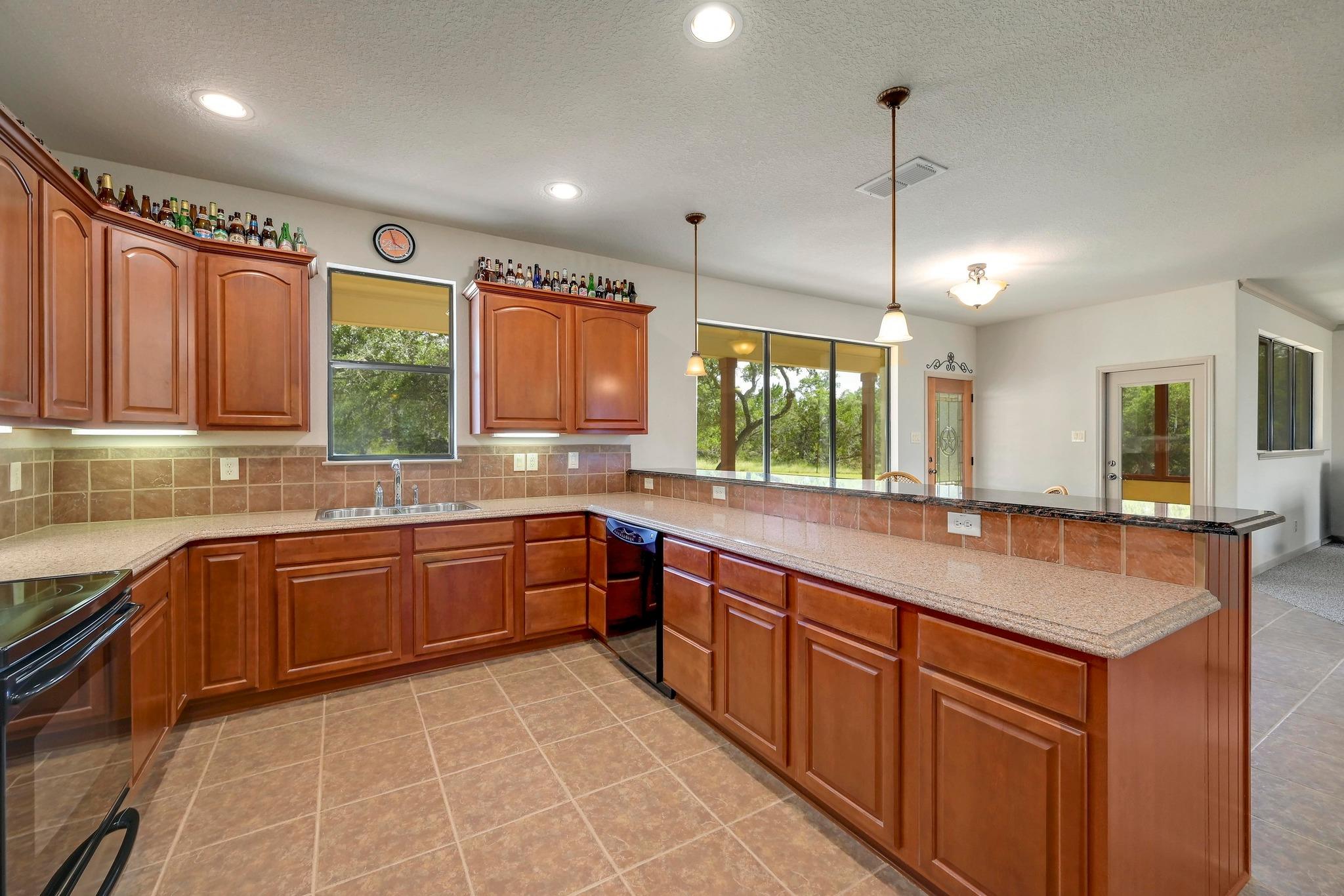 Image 17 of 40 For 995 Cielo Springs Dr