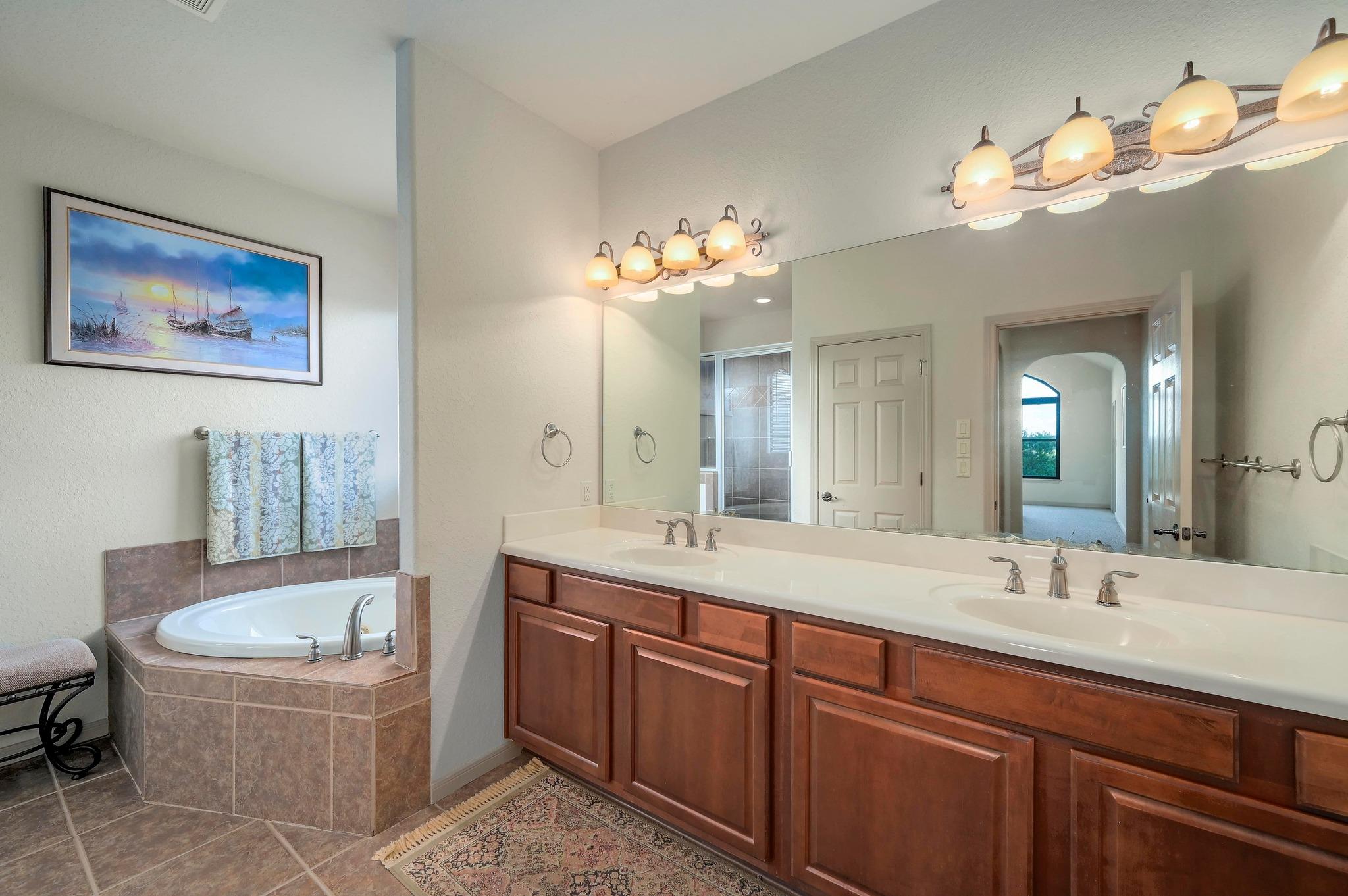 Image 21 of 40 For 995 Cielo Springs Dr