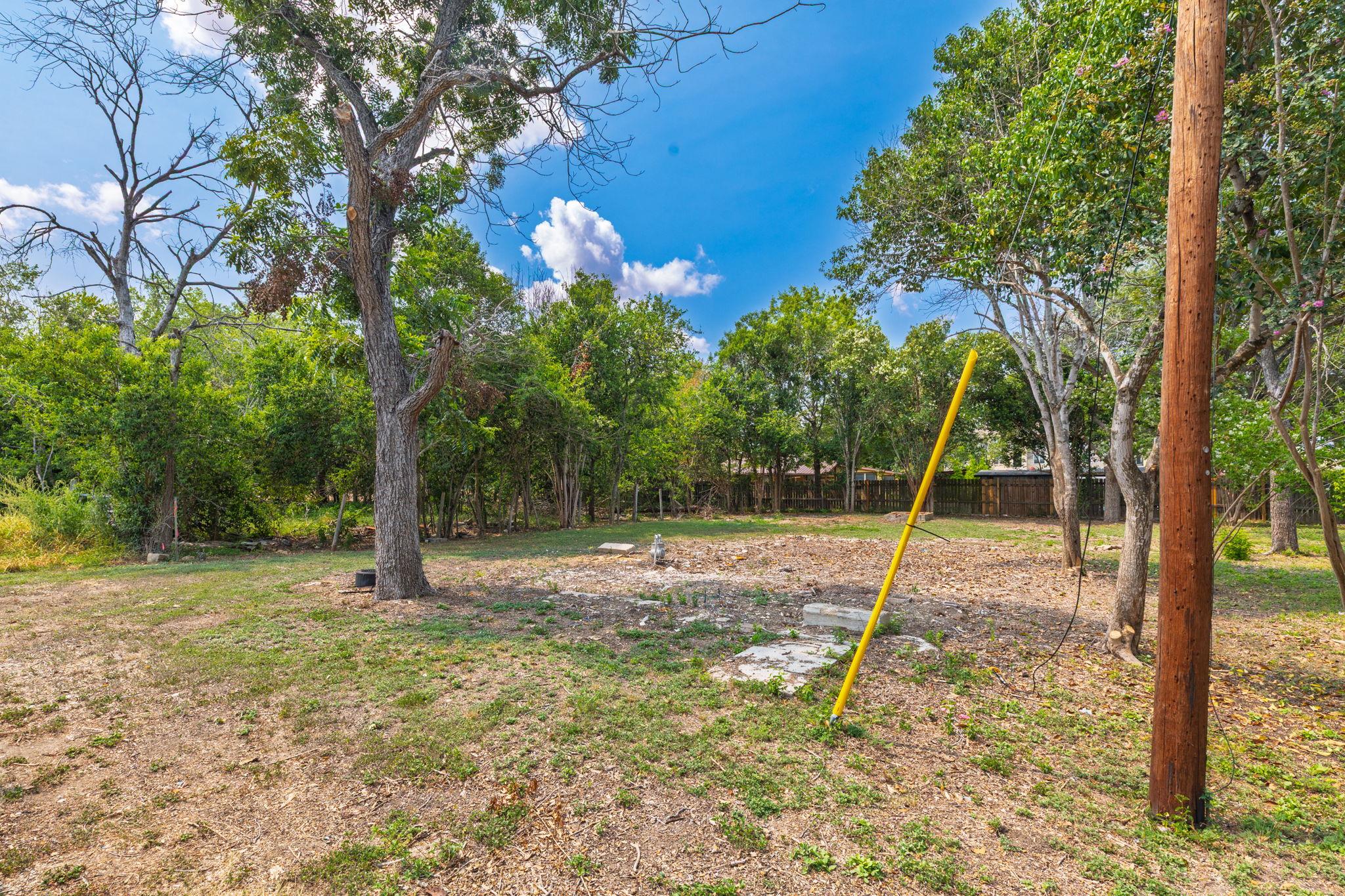 Image 7 of 14 For 1308 Bert St