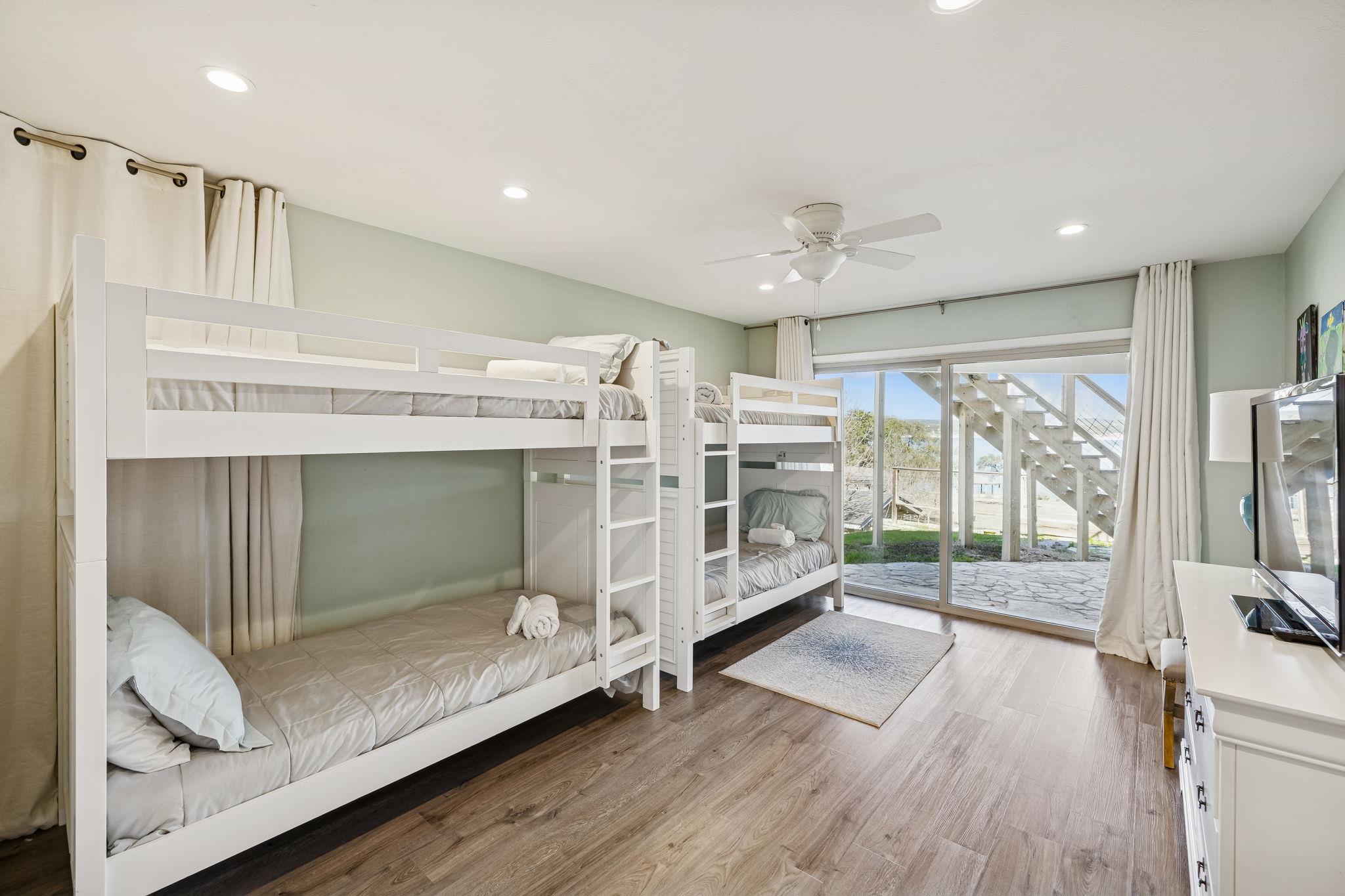 Image 14 of 26 For 2270 Connie Dr