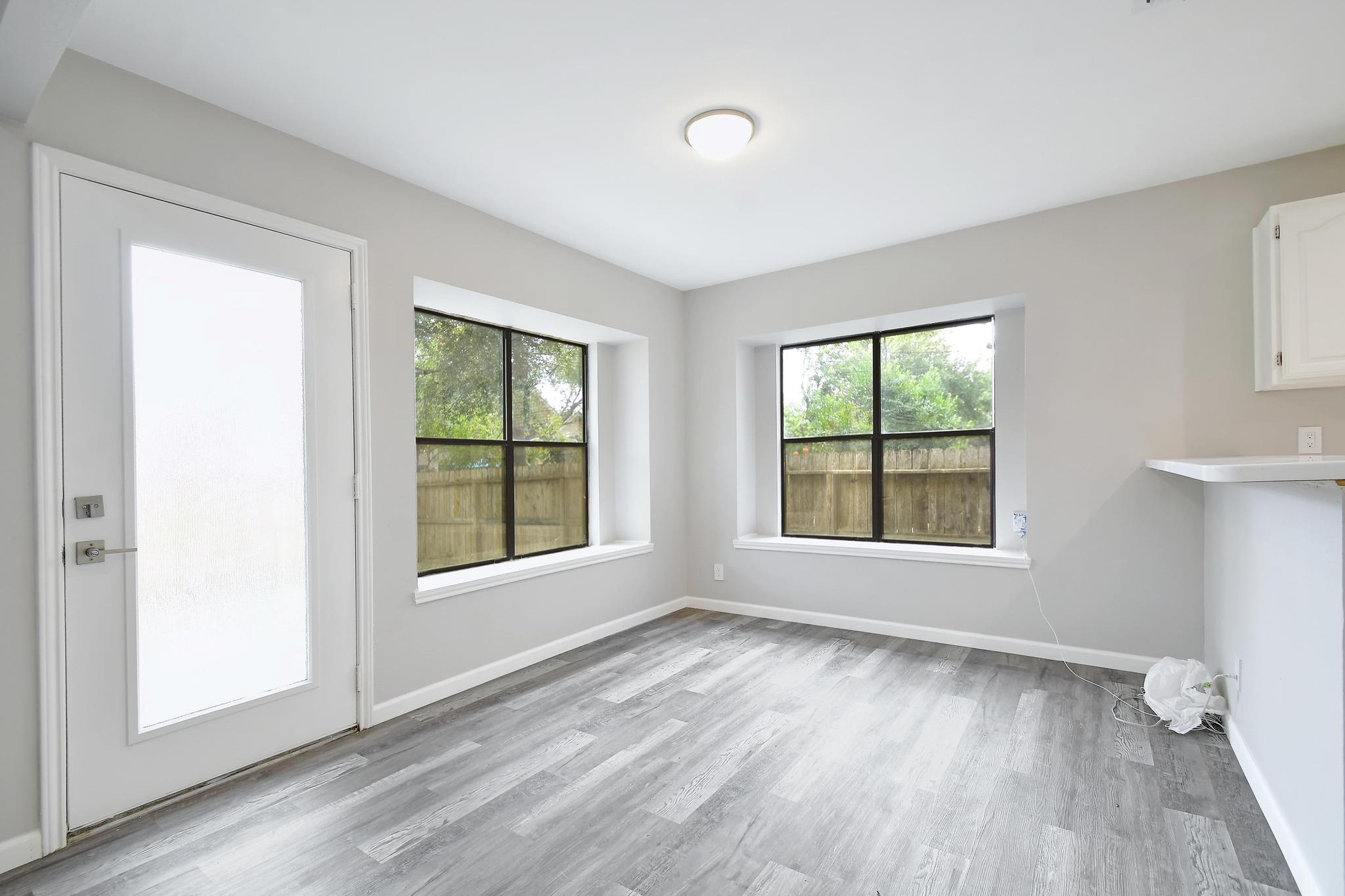 Image 13 of 31 For 14926 Eminence