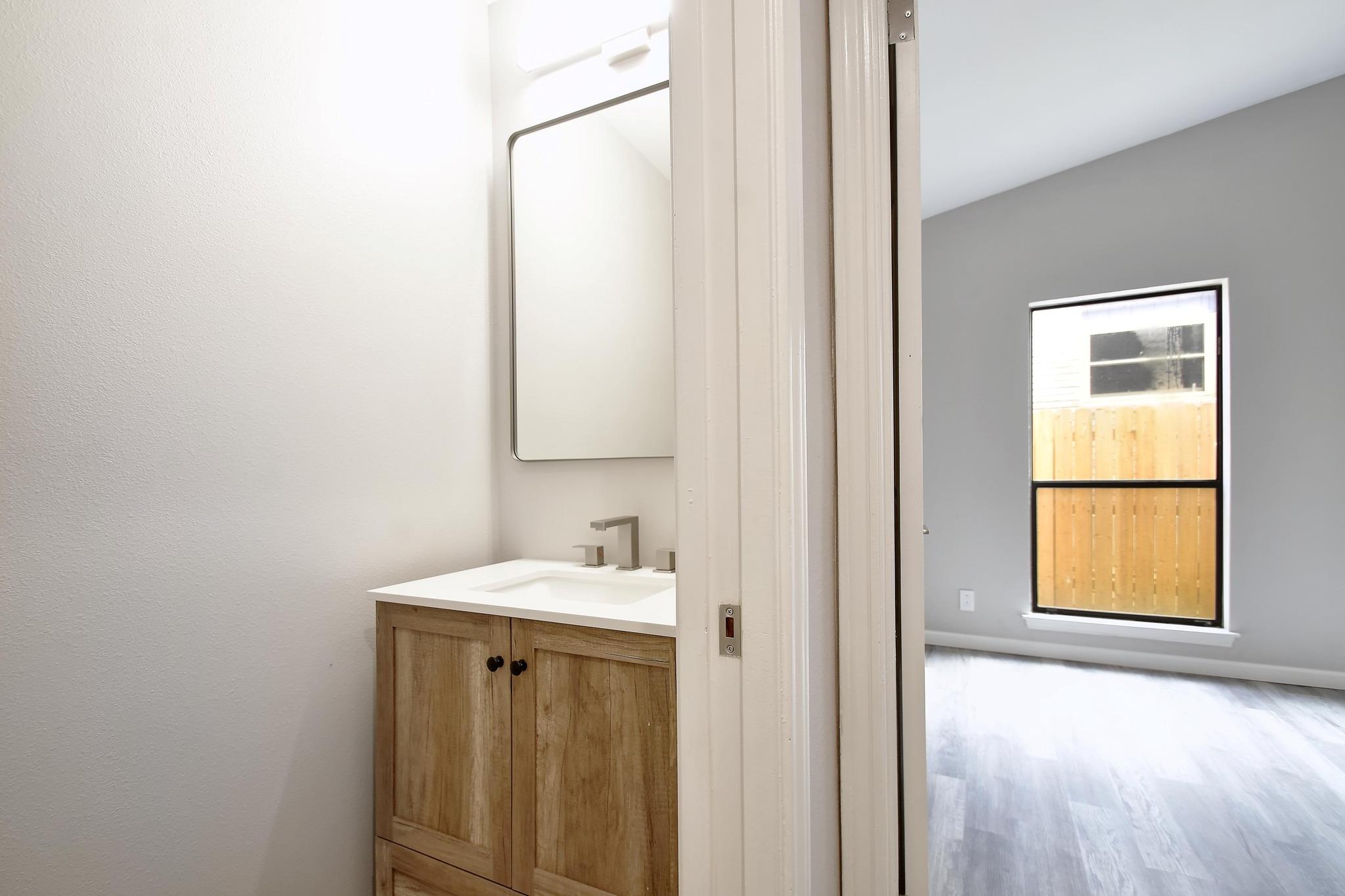 Image 14 of 31 For 14926 Eminence