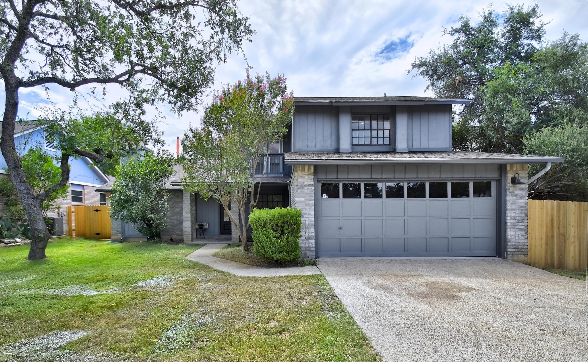 Image 2 of 31 For 14926 Eminence