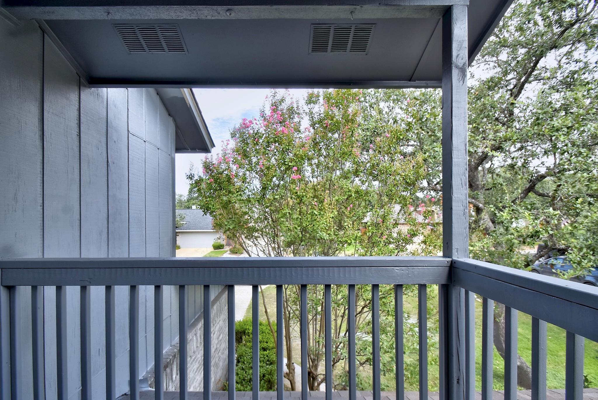 Image 22 of 31 For 14926 Eminence