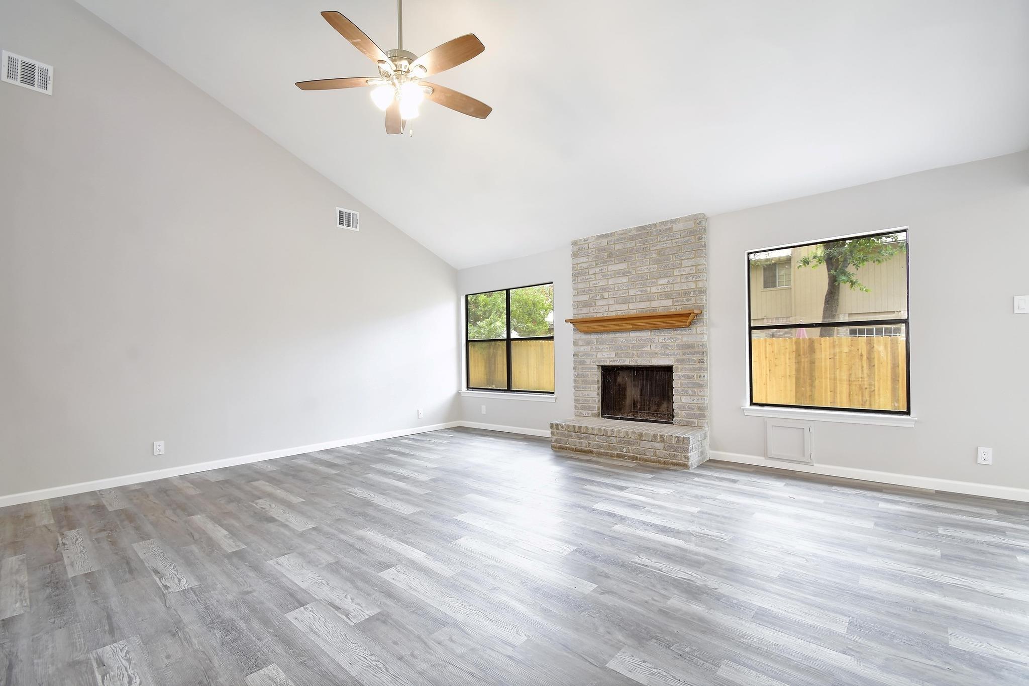 Image 7 of 31 For 14926 Eminence