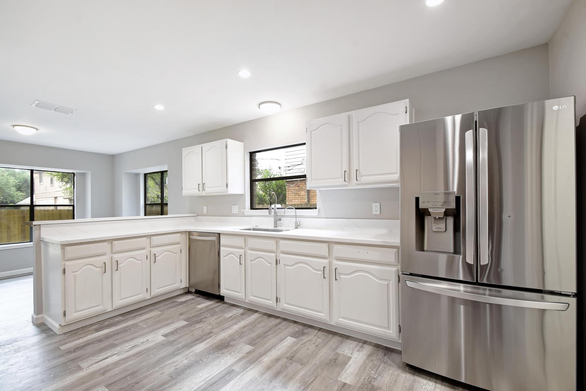 Image 9 of 31 For 14926 Eminence