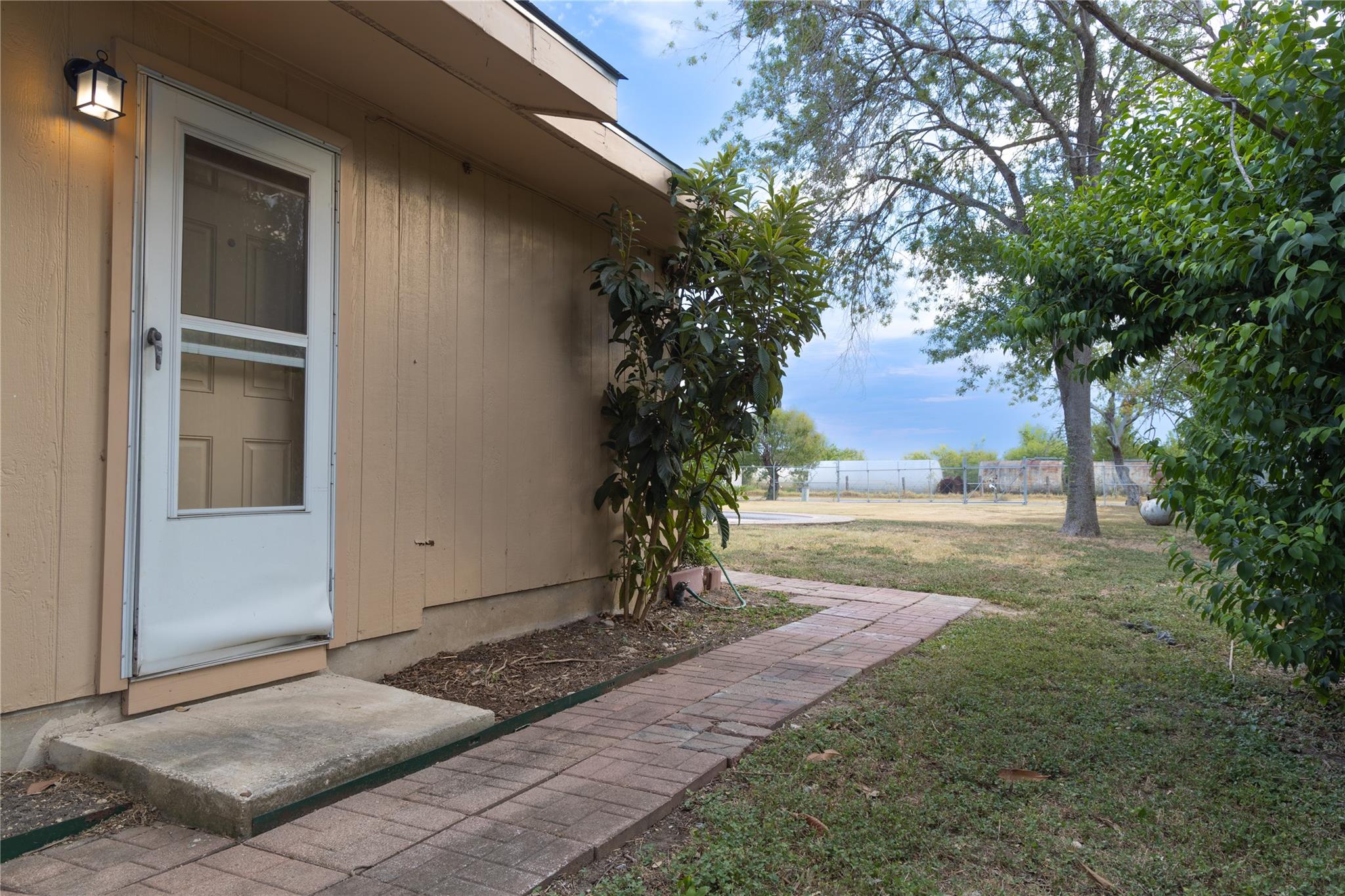 Image 16 of 21 For 1430 State Highway 46 S