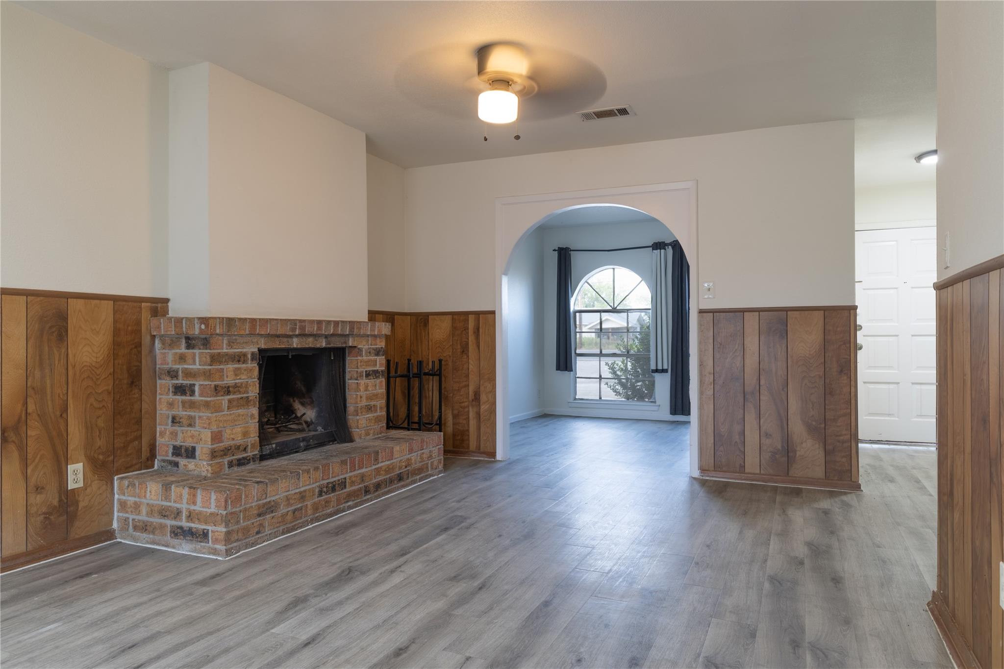 Image 3 of 21 For 1430 State Highway 46 S