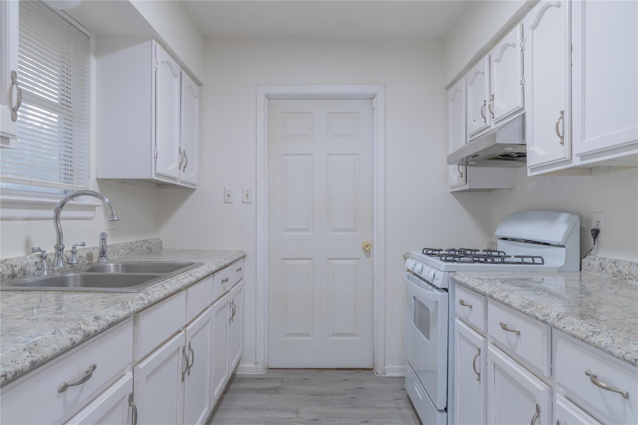 Image 6 of 21 For 1430 State Highway 46 S