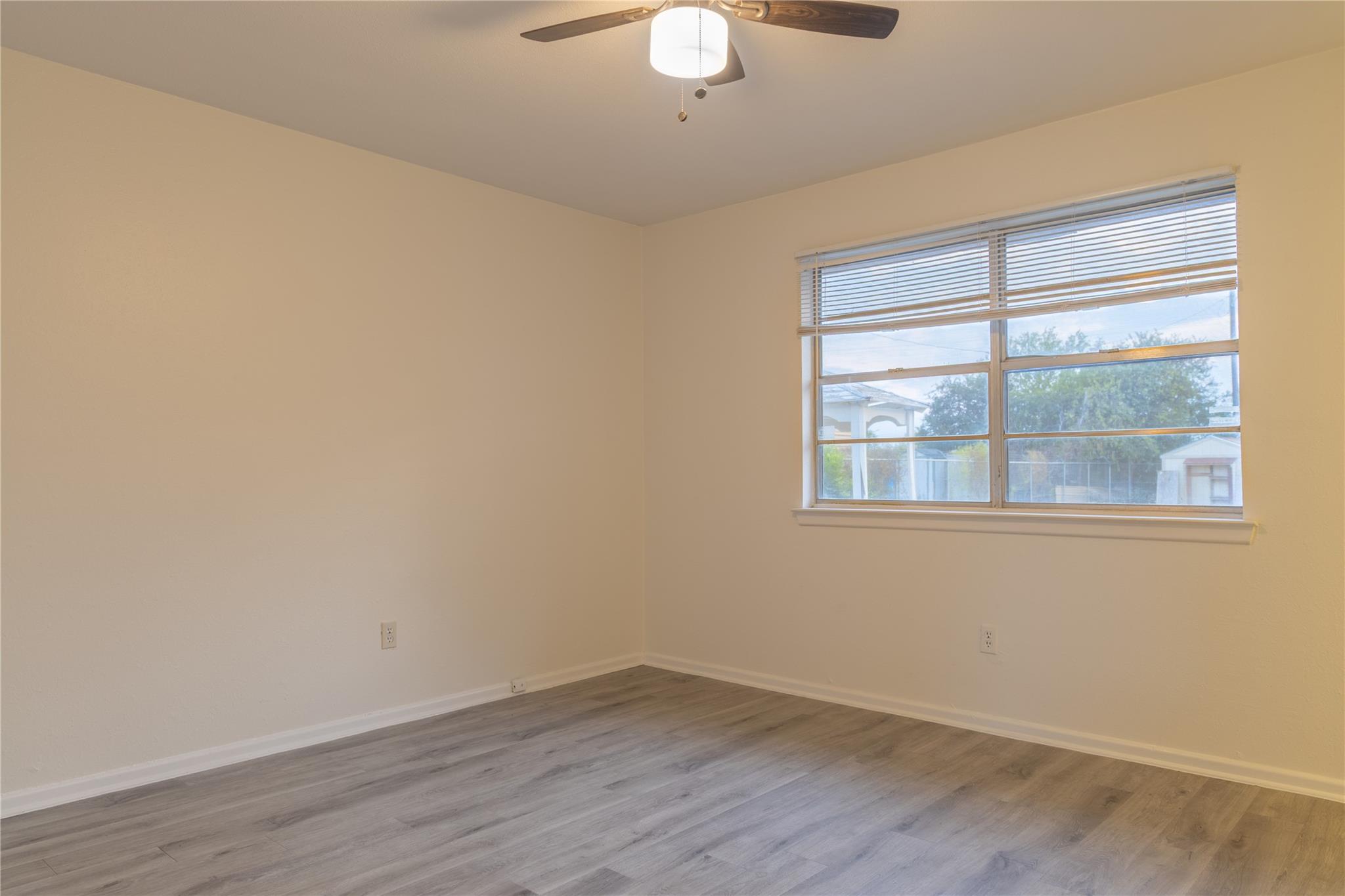 Image 9 of 21 For 1430 State Highway 46 S