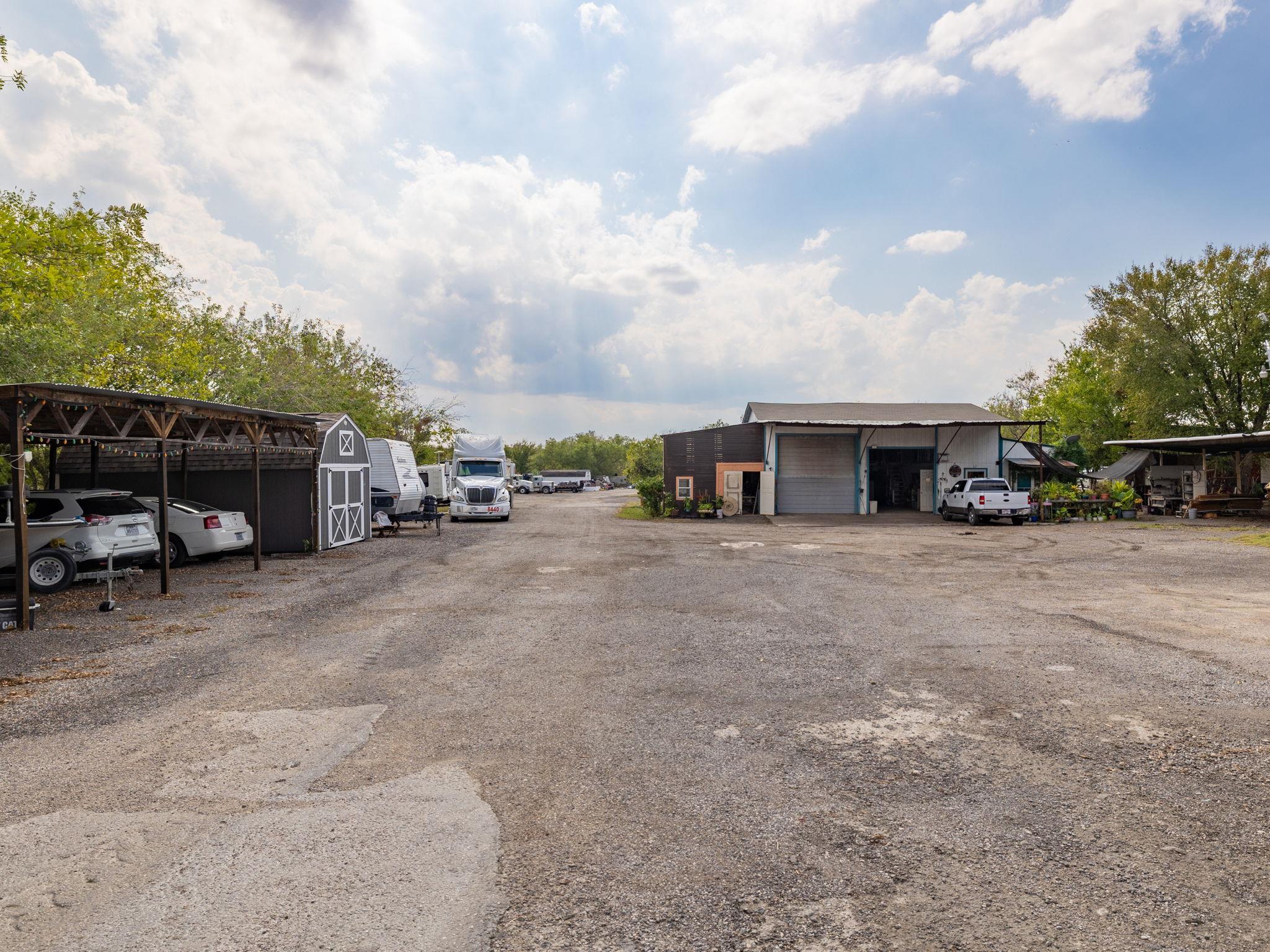 Image 10 of 22 For 10811 San Jose Ave