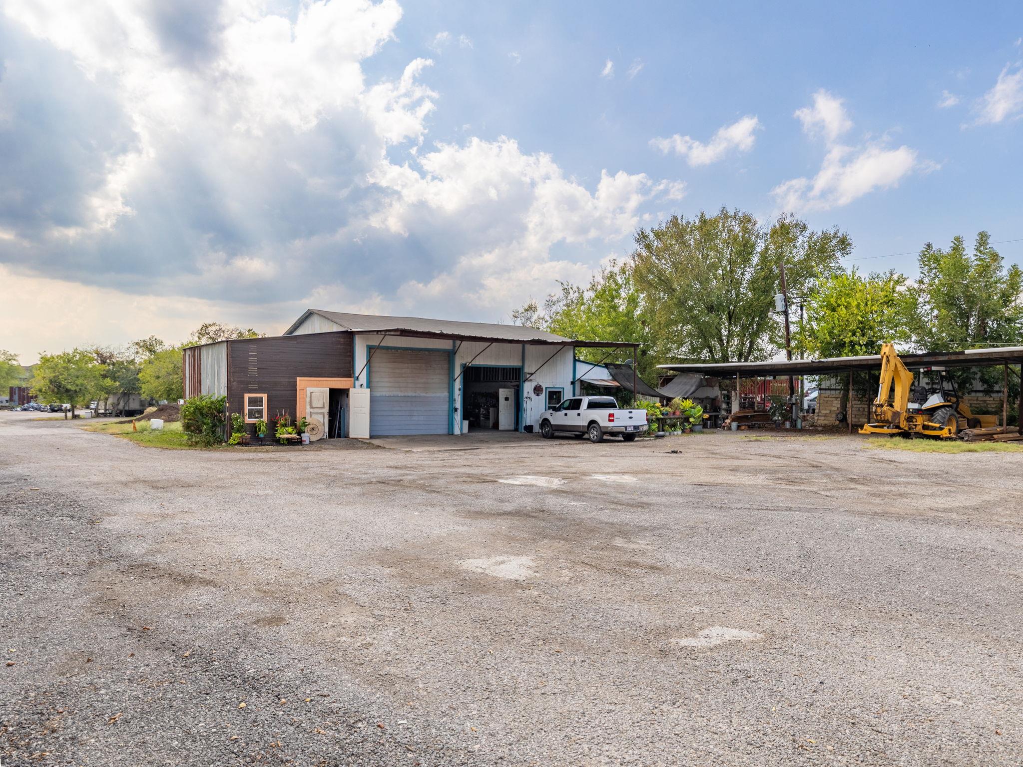 Image 11 of 22 For 10811 San Jose Ave