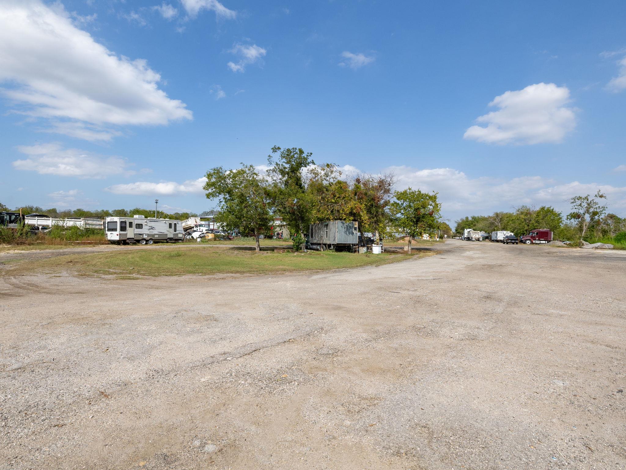 Image 15 of 22 For 10811 San Jose Ave