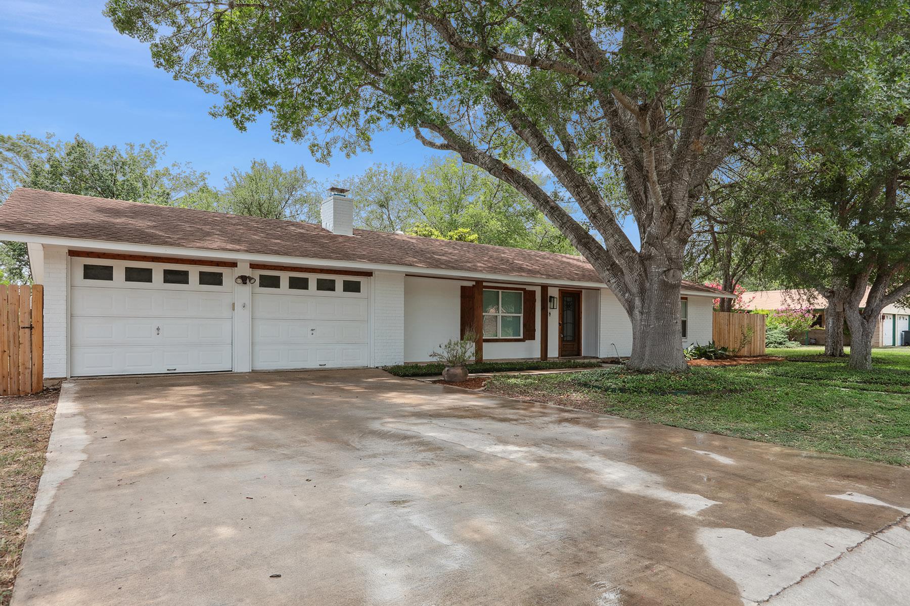 Image 2 of 28 For 1334 Carnation Ln