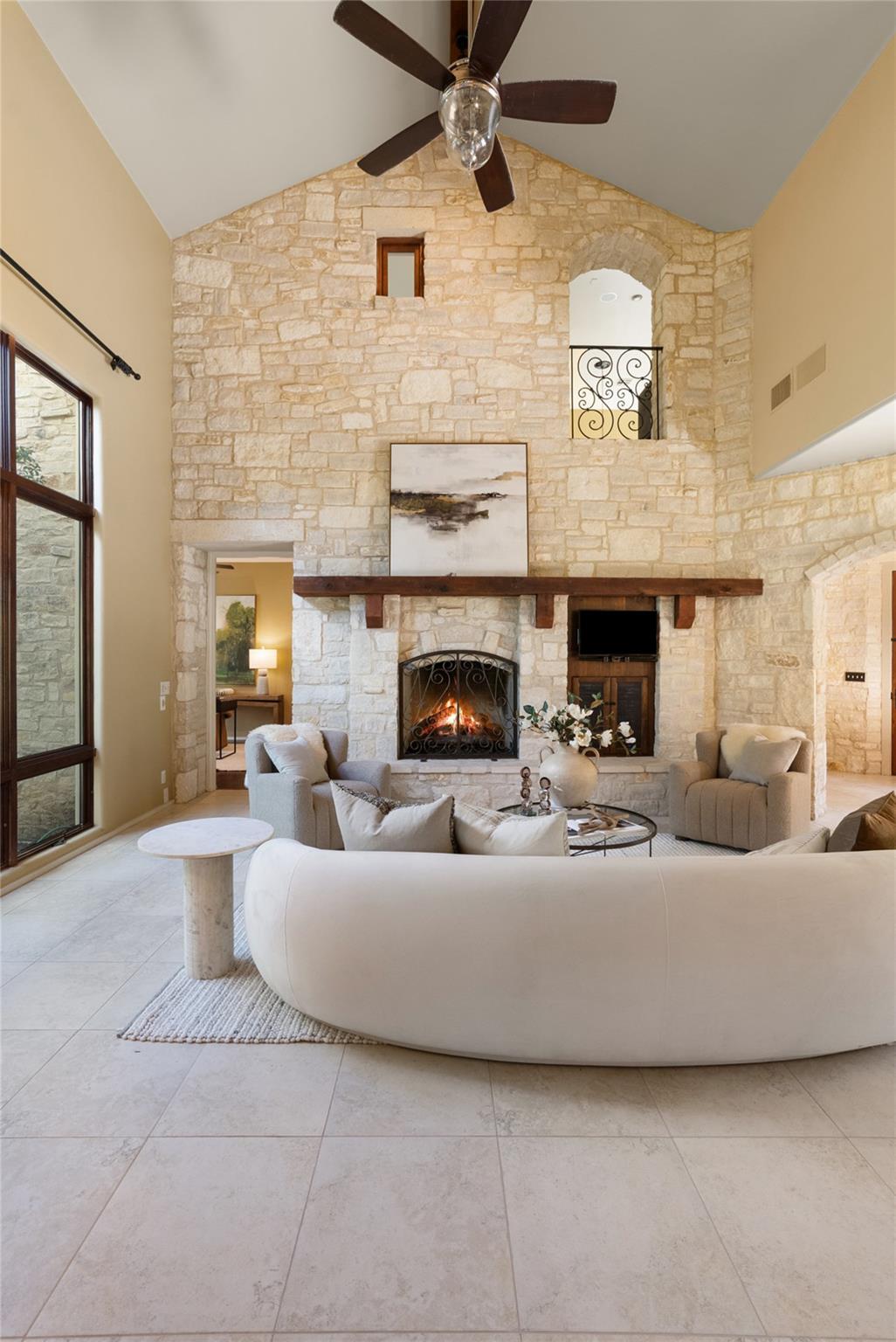 Image 12 of 39 For 1200 Barton Creek Blvd 45