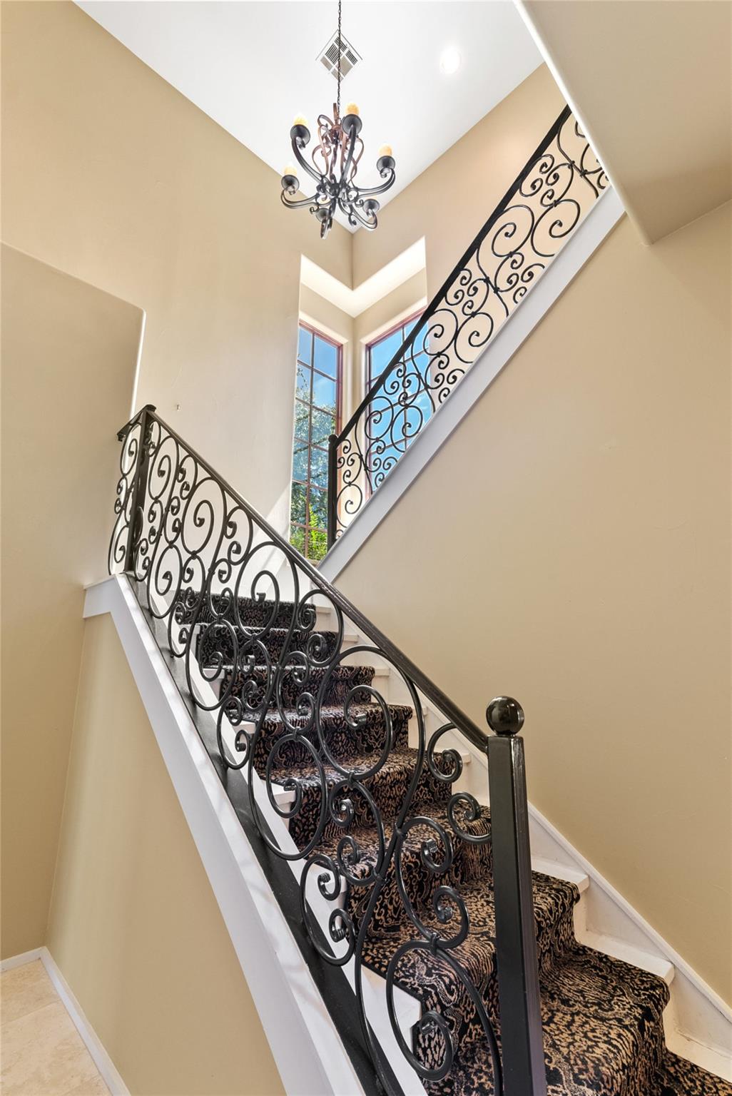 Image 20 of 39 For 1200 Barton Creek Blvd 45