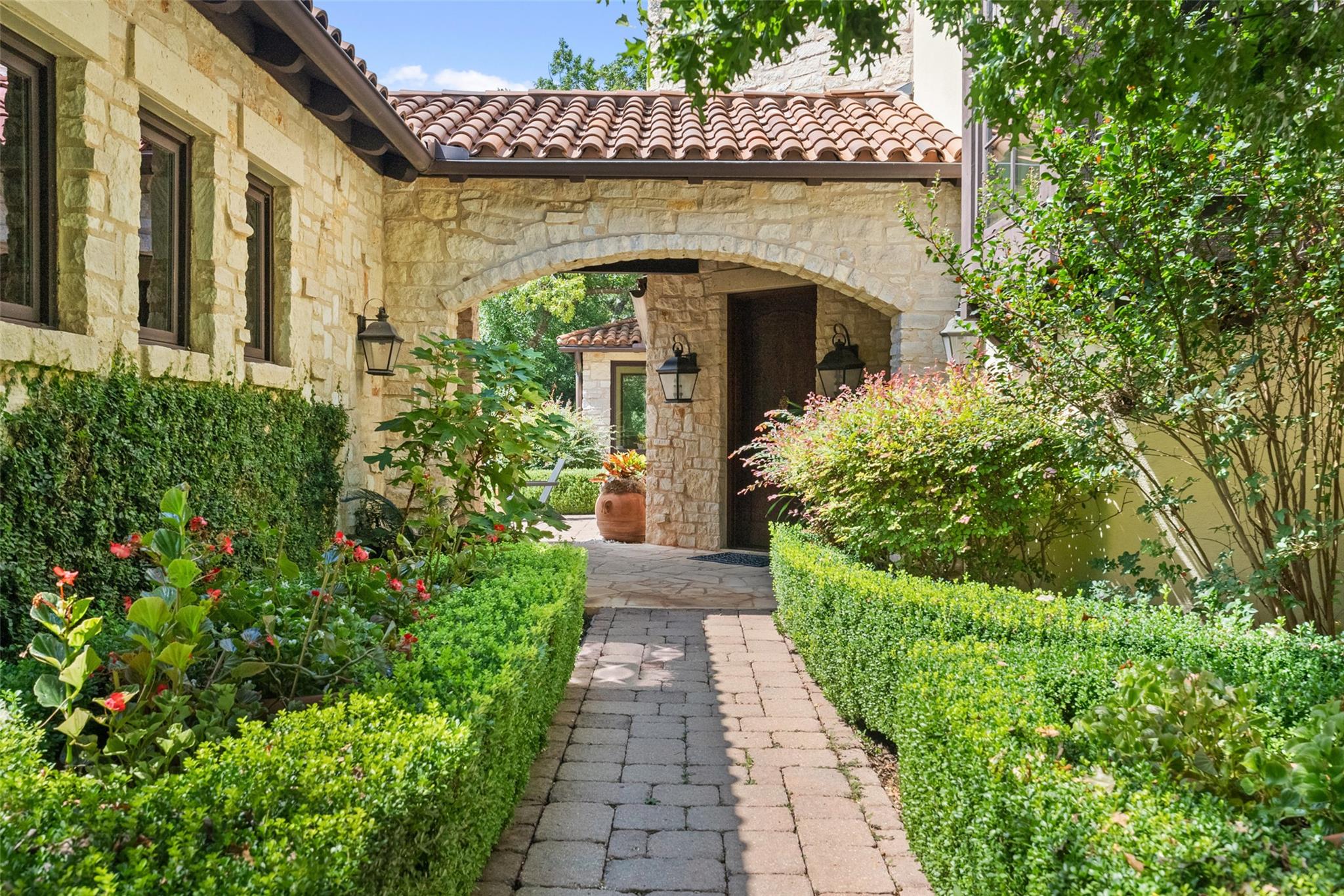 Image 3 of 39 For 1200 Barton Creek Blvd 45