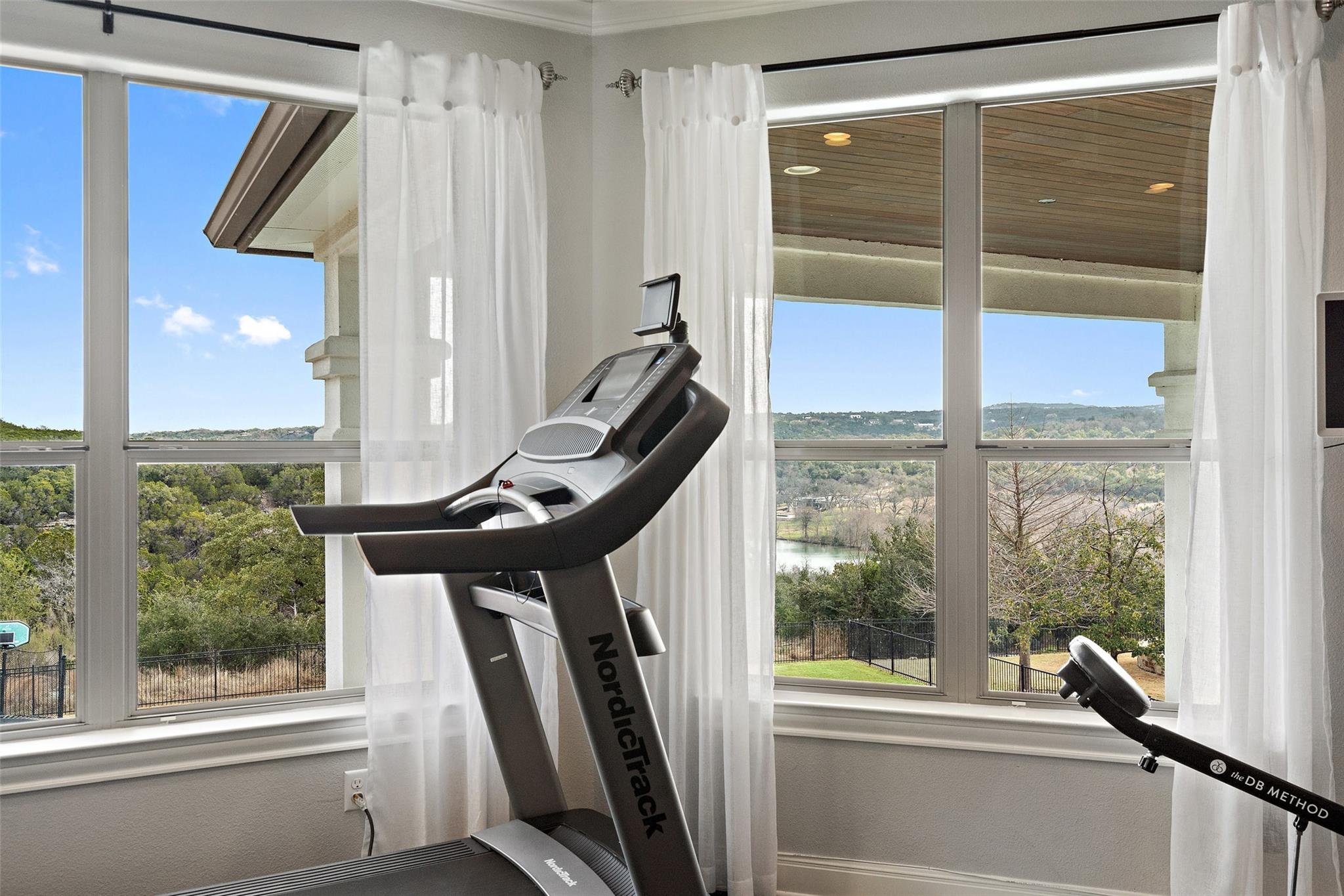 Image 29 of 40 For 11507 Shoreview Overlook