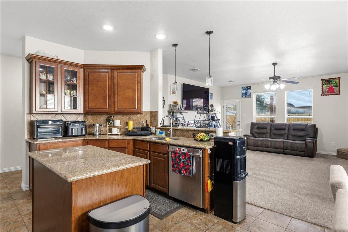 Image 13 of 34 For 117 Emory Fields Dr