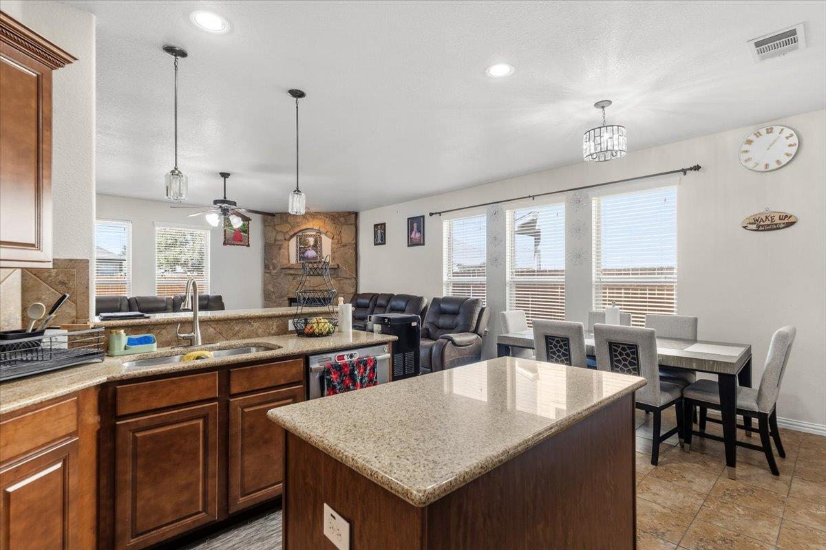 Image 14 of 34 For 117 Emory Fields Dr